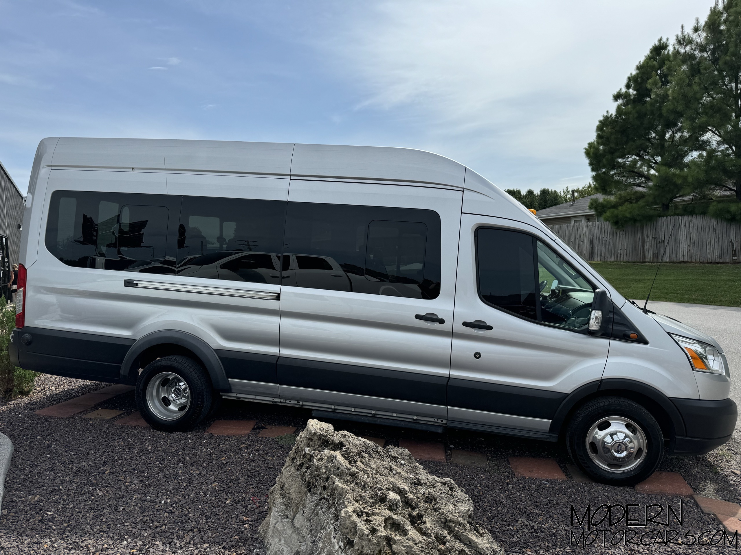 2019 Ford Transit-350 XLT 8