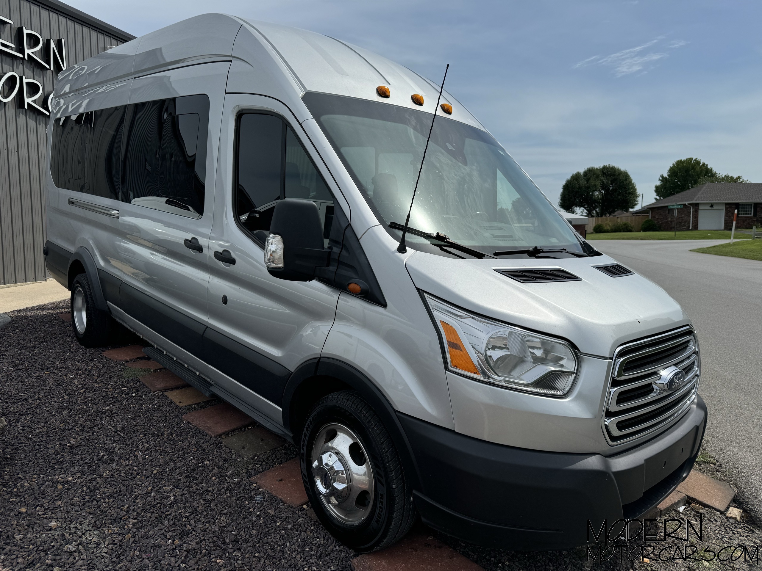 2019 Ford Transit-350 XLT 9