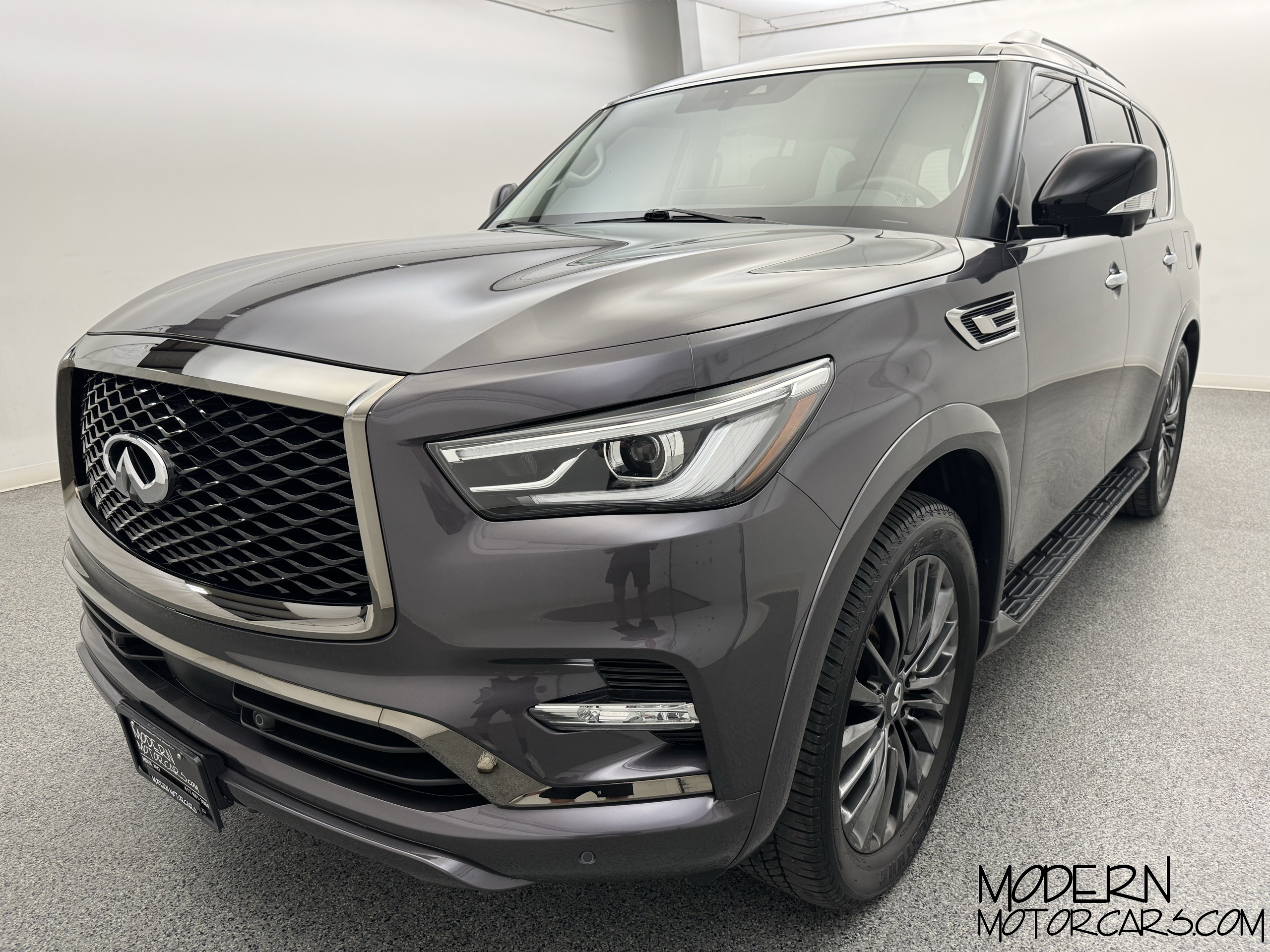 2023 INFINITI QX80 Premium Select 1