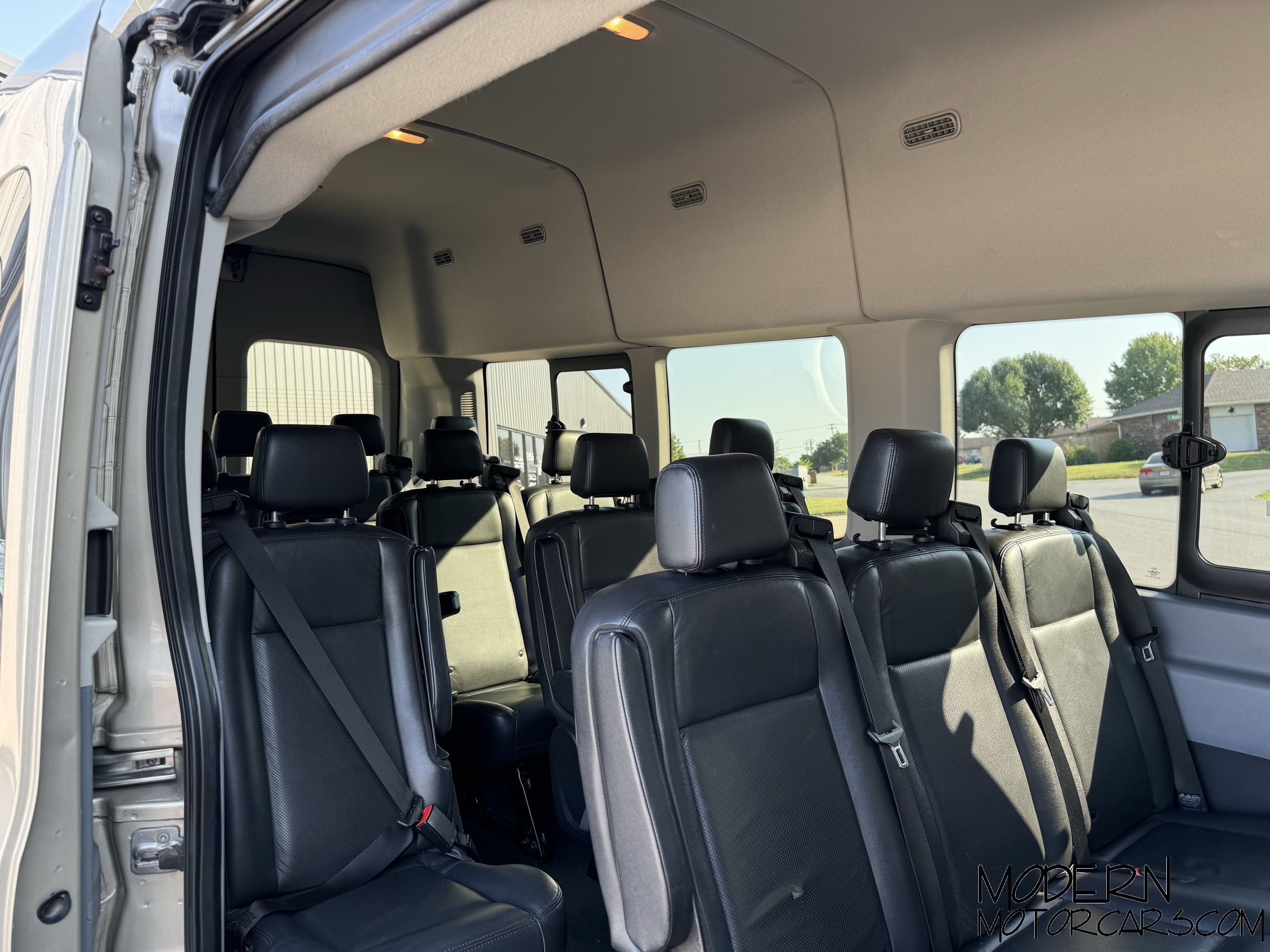 2019 Ford Transit-350 XLT 11