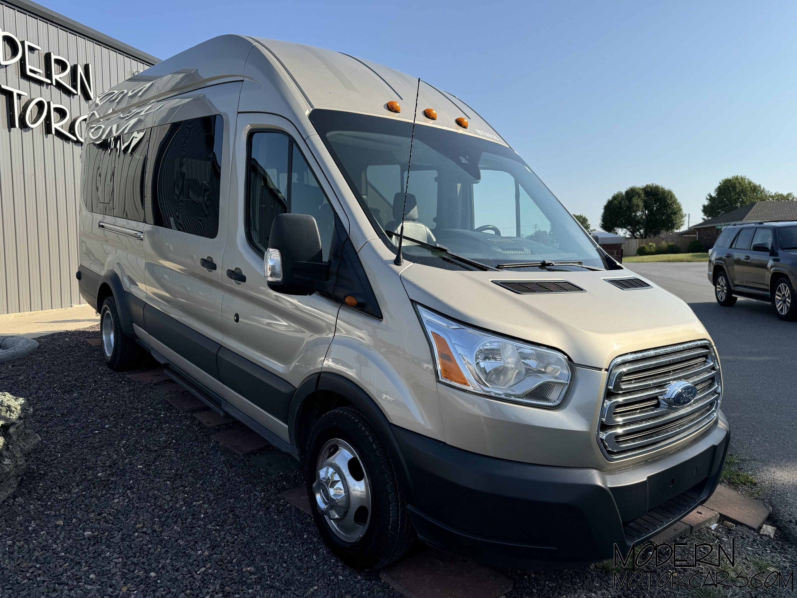 2019 Ford Transit-350 XLT 13