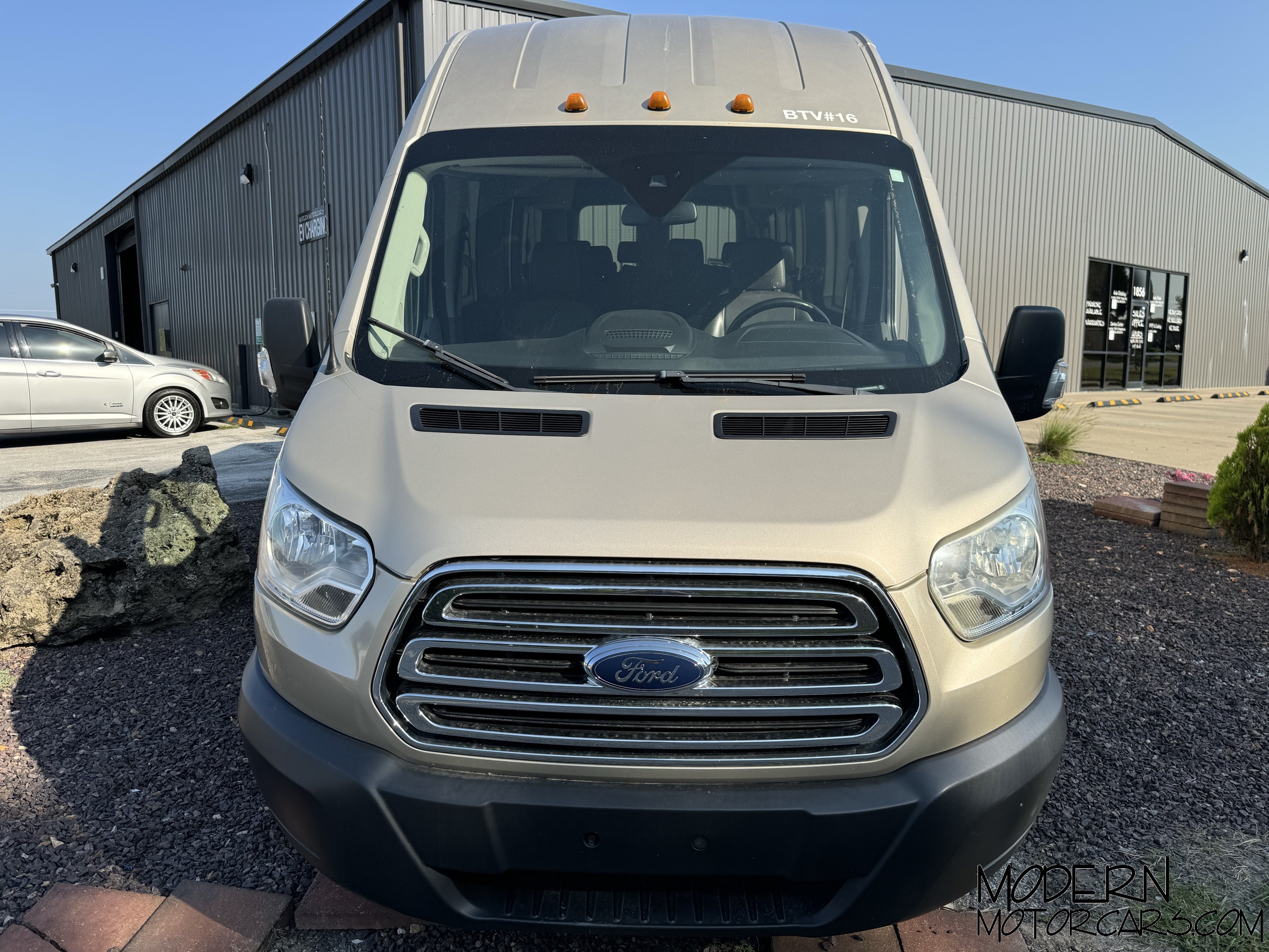 2019 Ford Transit-350 XLT 14