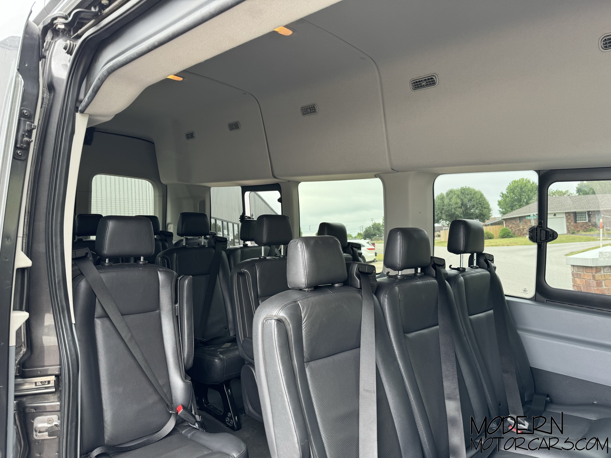 2019 Ford Transit-350 XLT 11