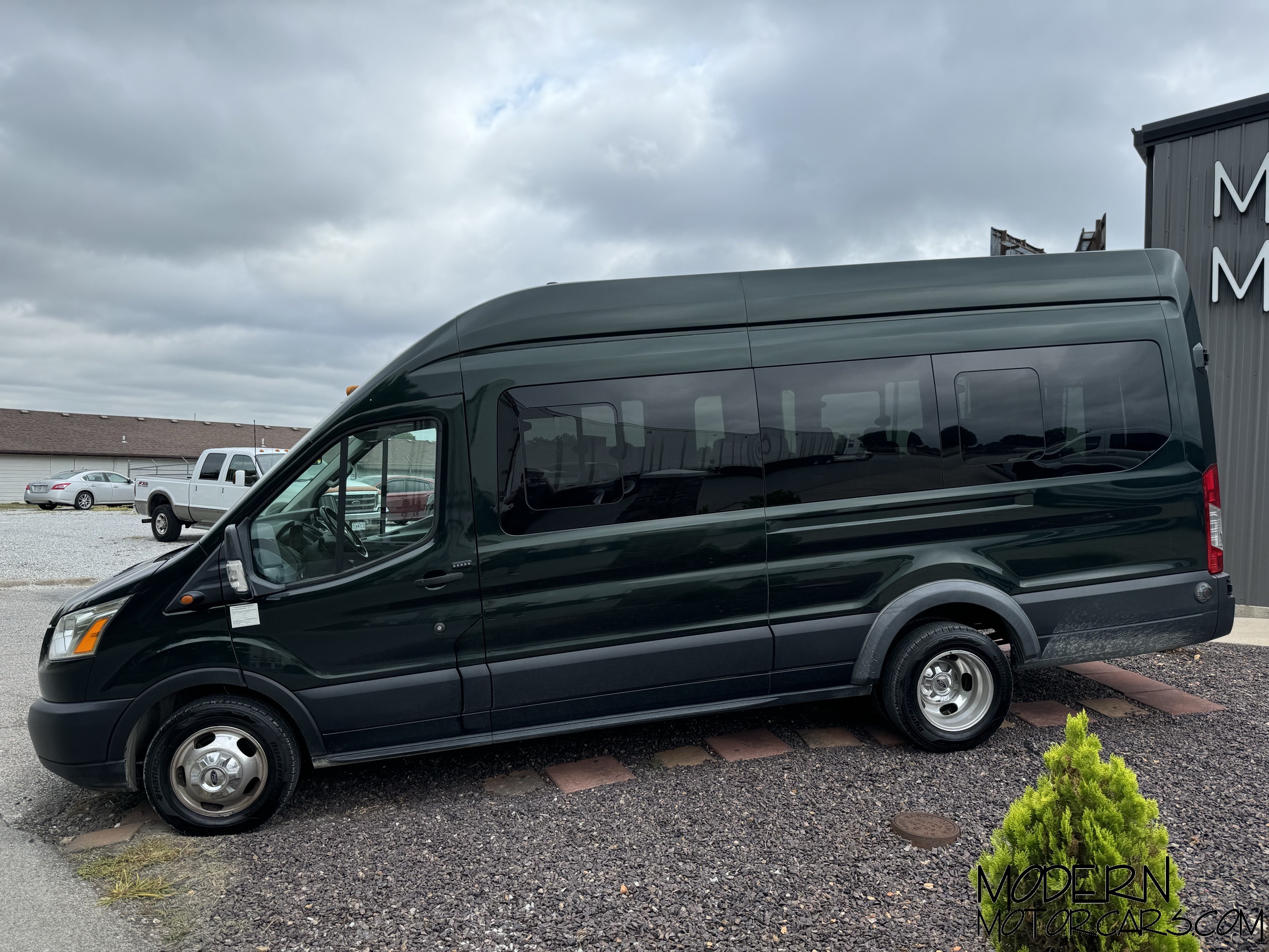 2019 Ford Transit-350 XLT 2