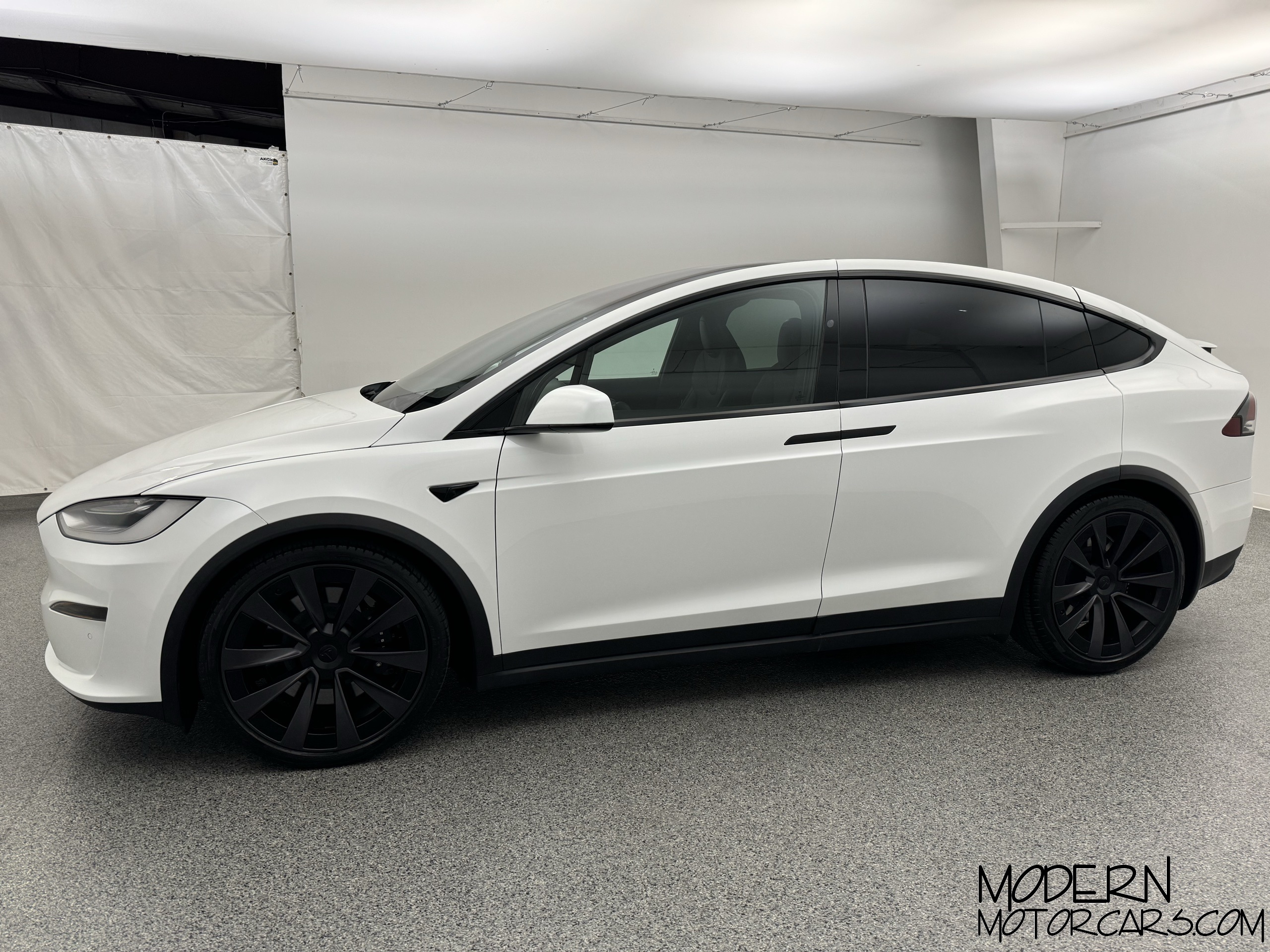 2022 Tesla Model X Base 2