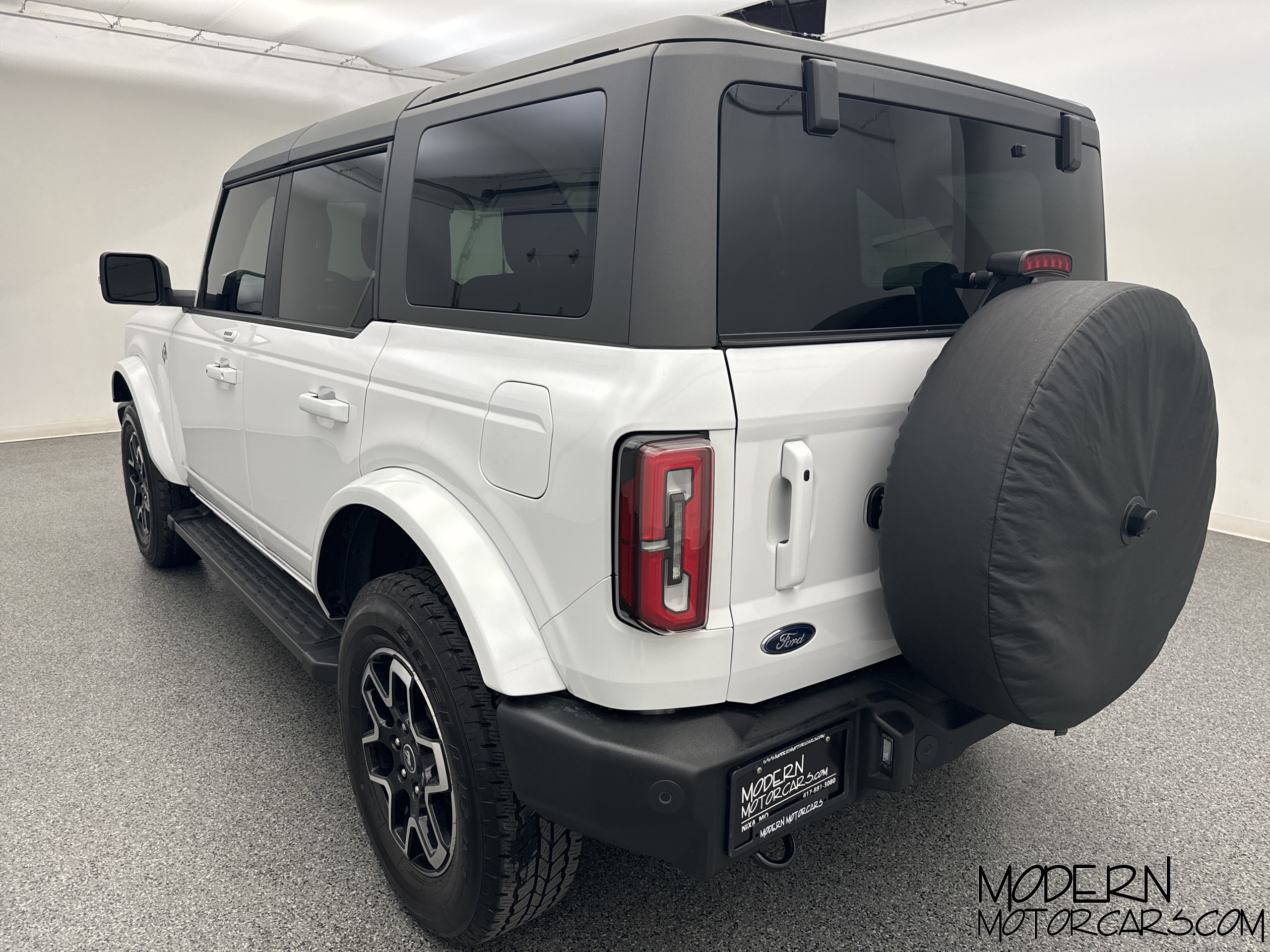 2023 Ford Bronco Outer Banks 3