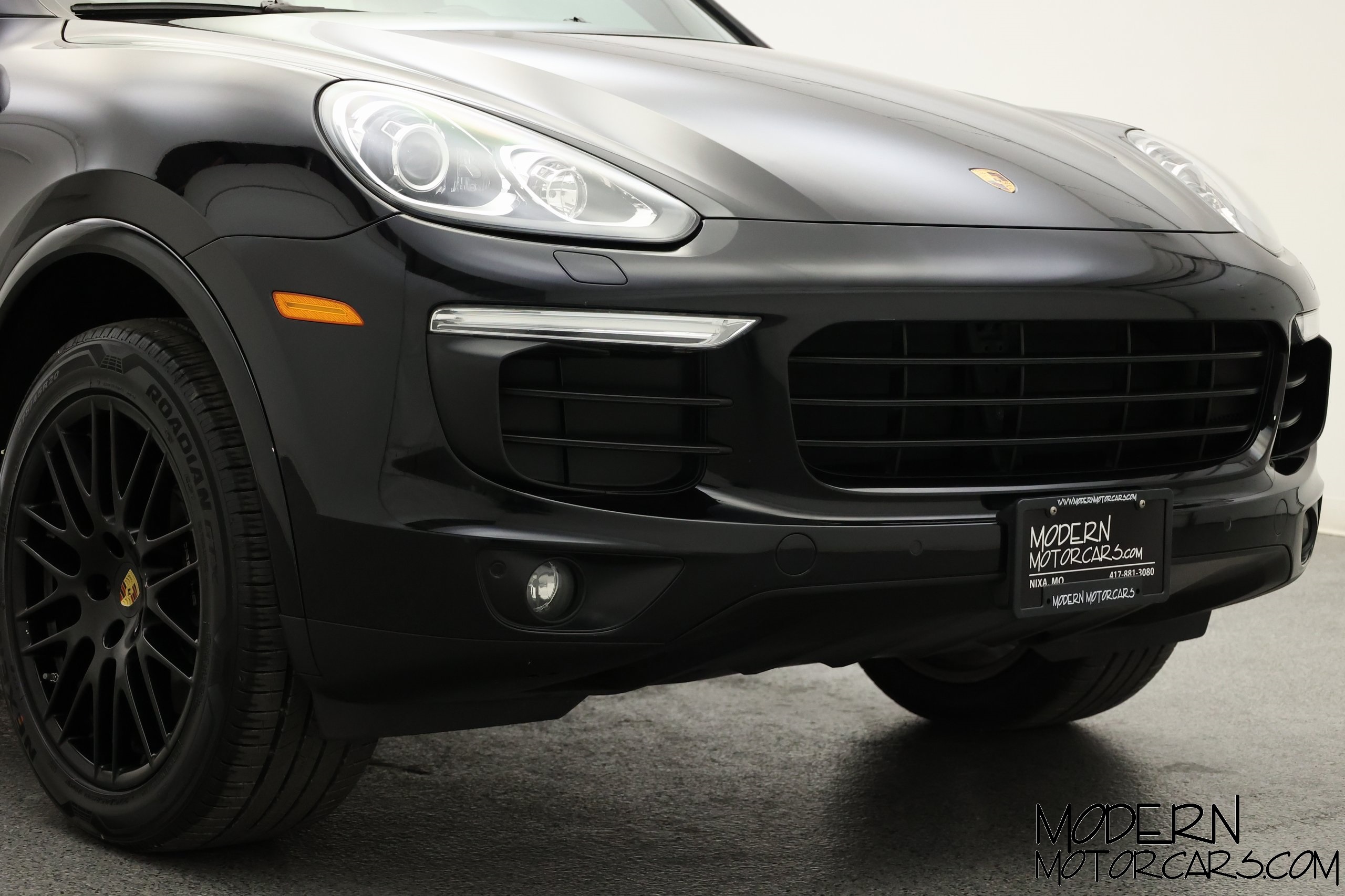 2017 Porsche Cayenne Base 11