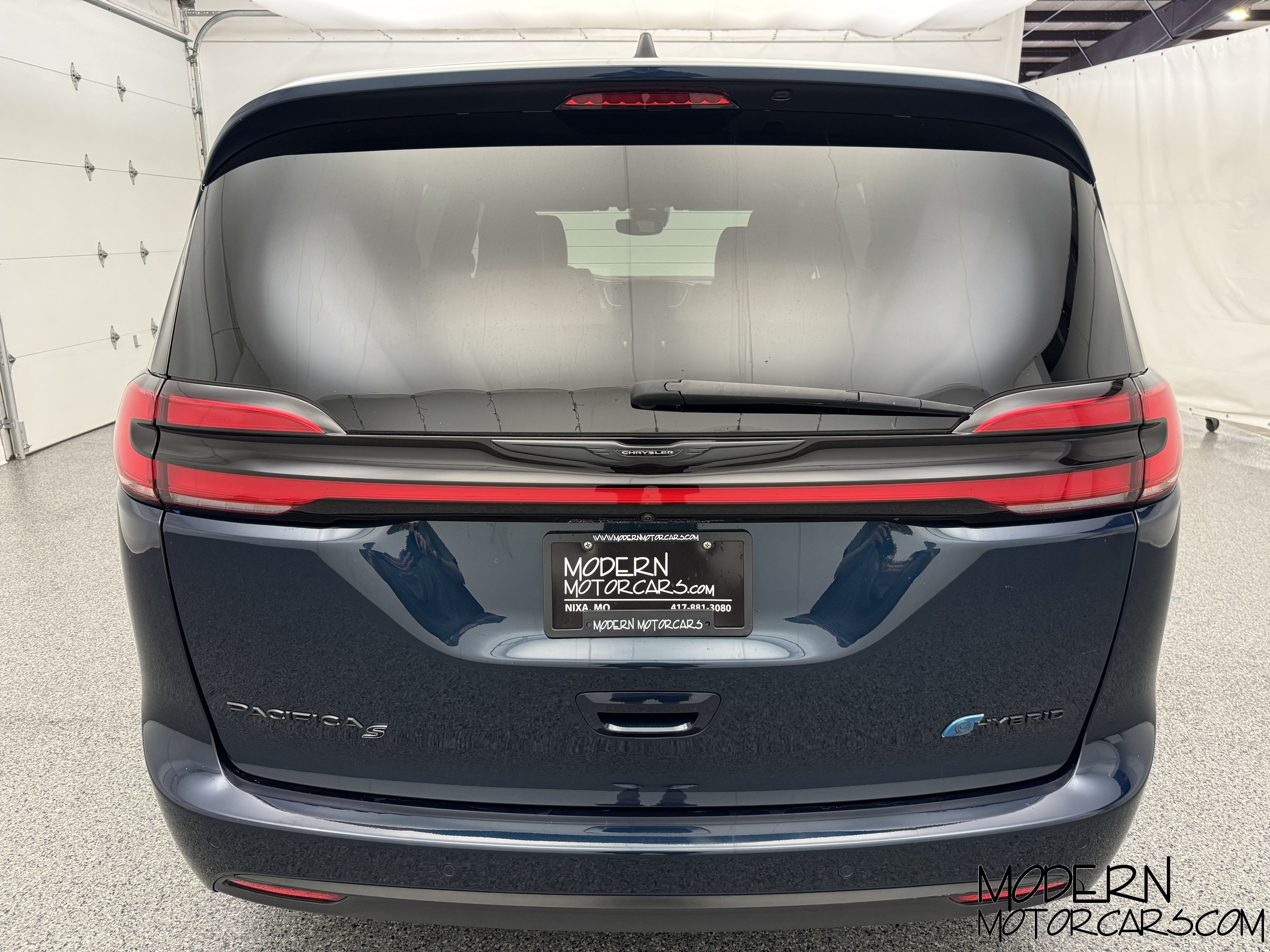 2023 Chrysler Pacifica Hybrid Limited 5