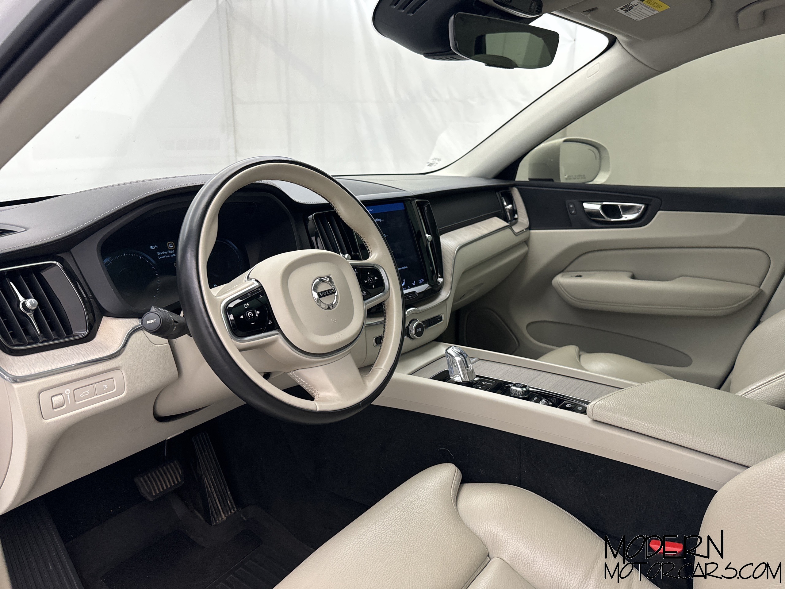 2018 Volvo XC60 Hybrid T8 Inscription 9