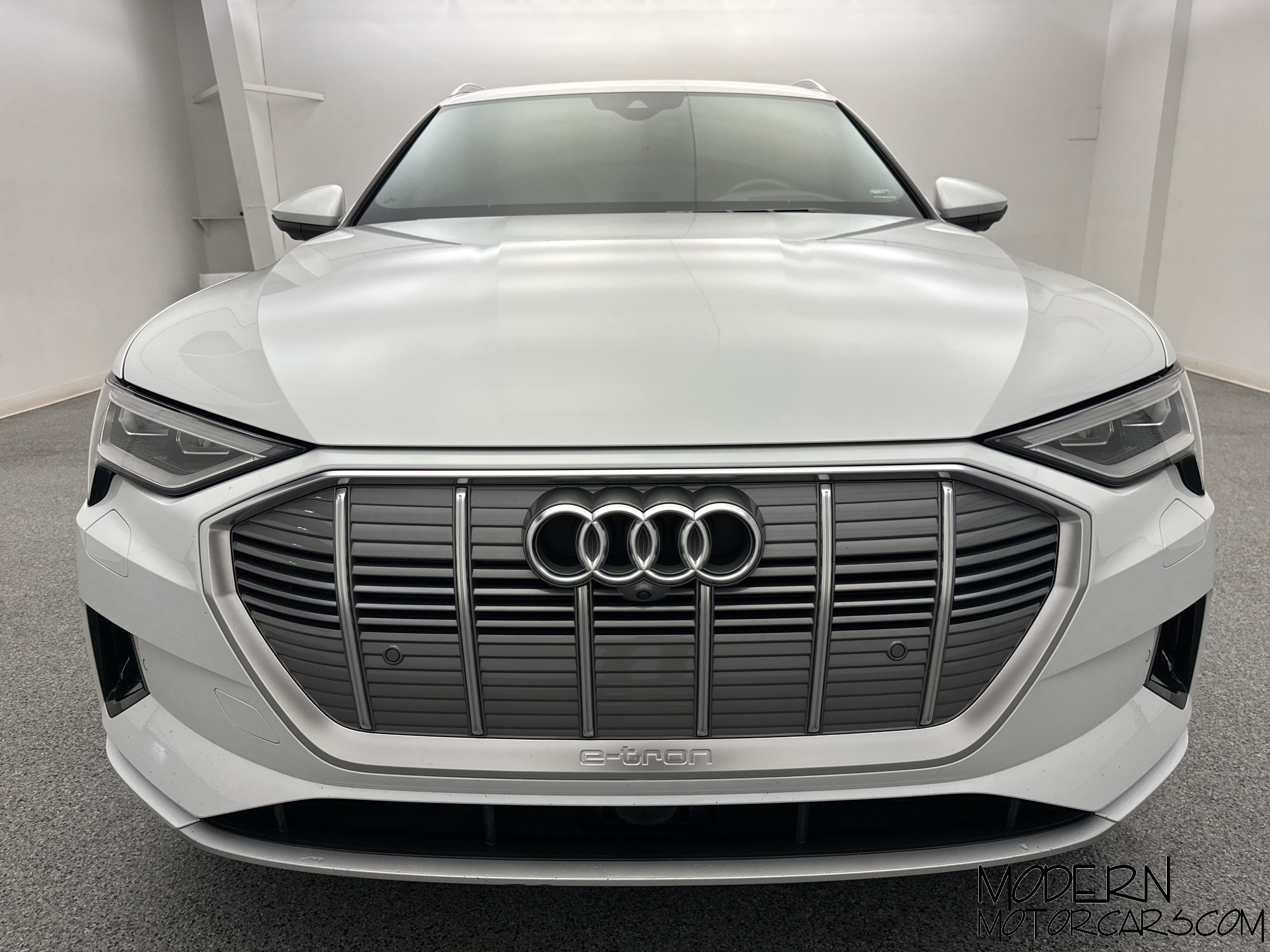 2019 Audi e-tron Prestige 8