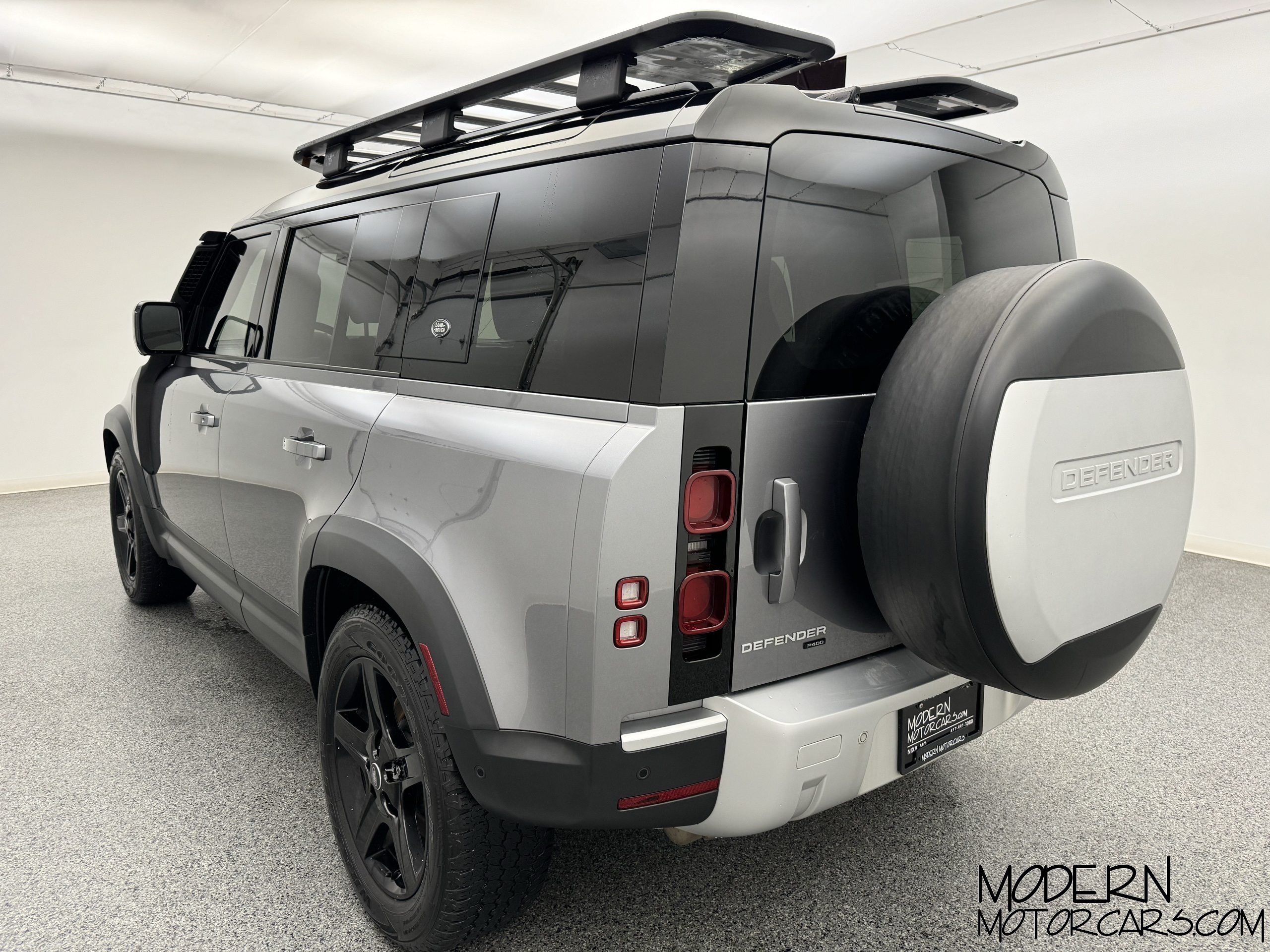 2022 Land Rover Defender 110 SE 3