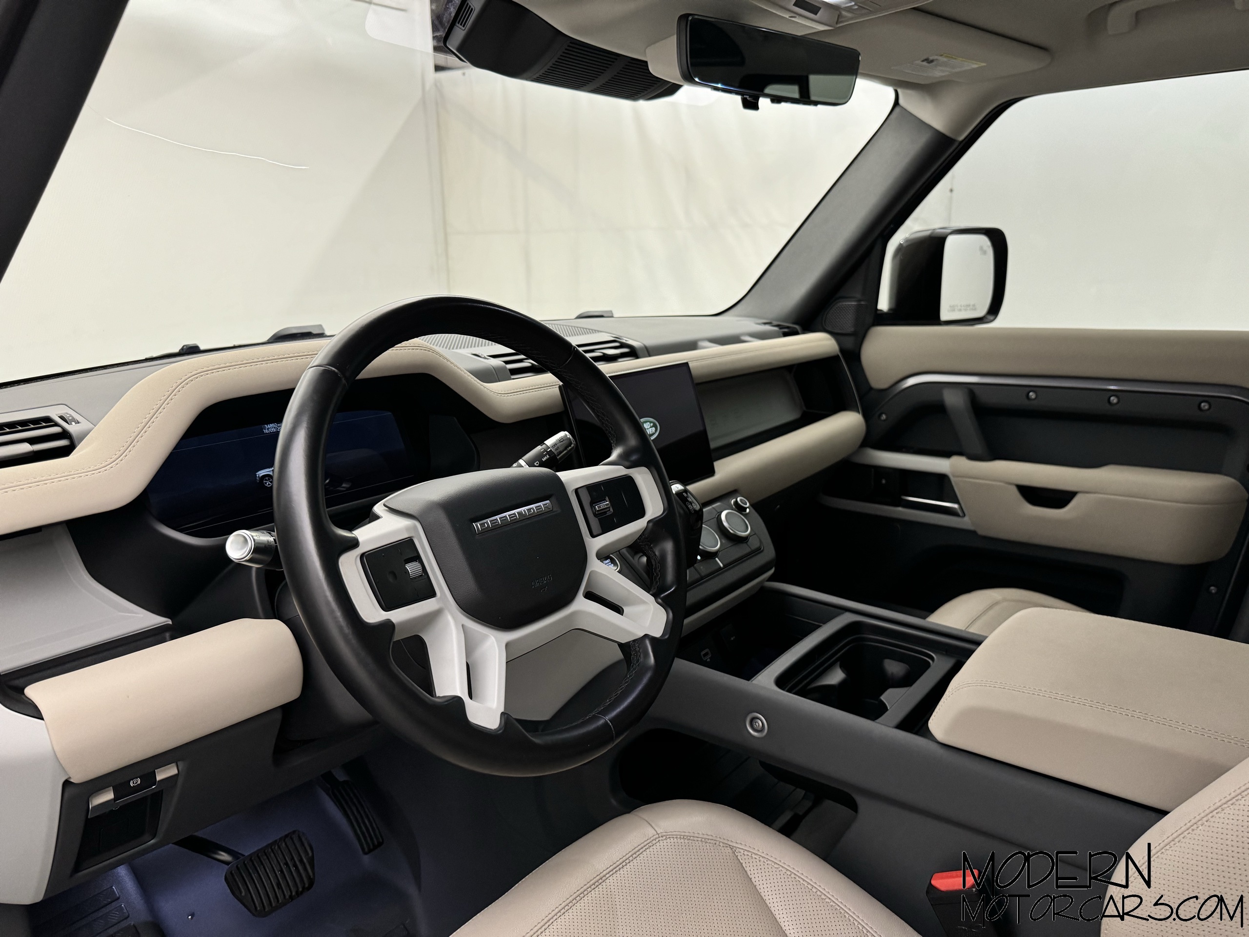 2022 Land Rover Defender 110 SE 9