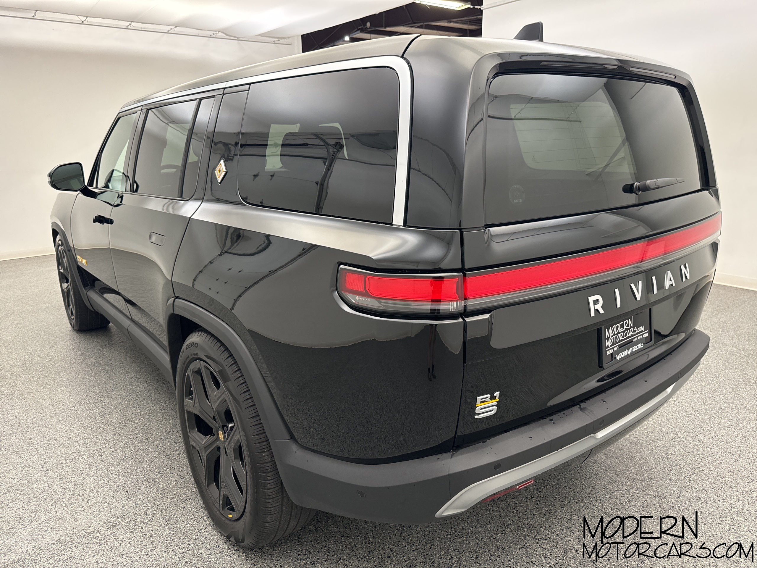 2023 Rivian R1S Launch Edition 3