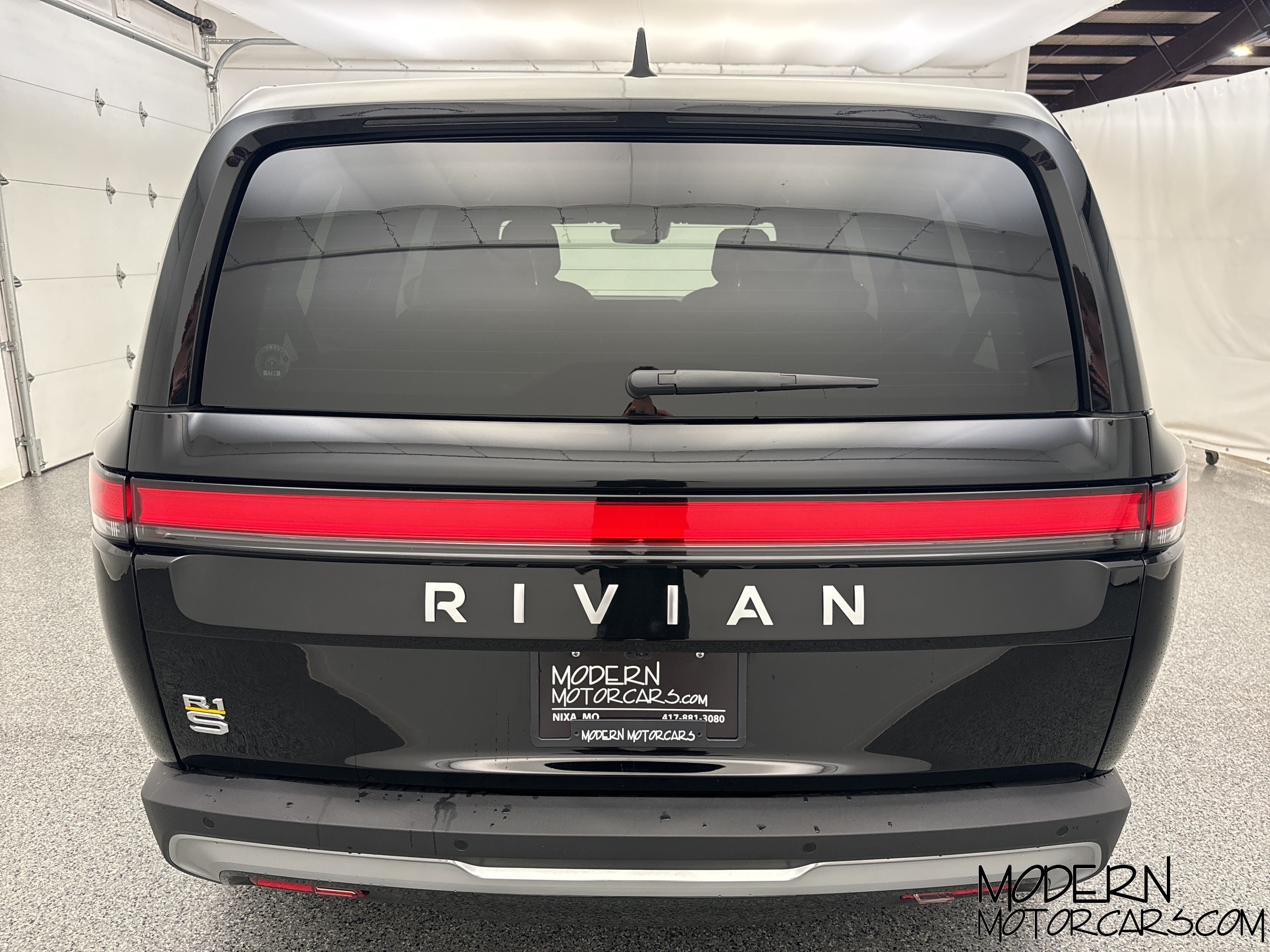 2023 Rivian R1S Launch Edition 4