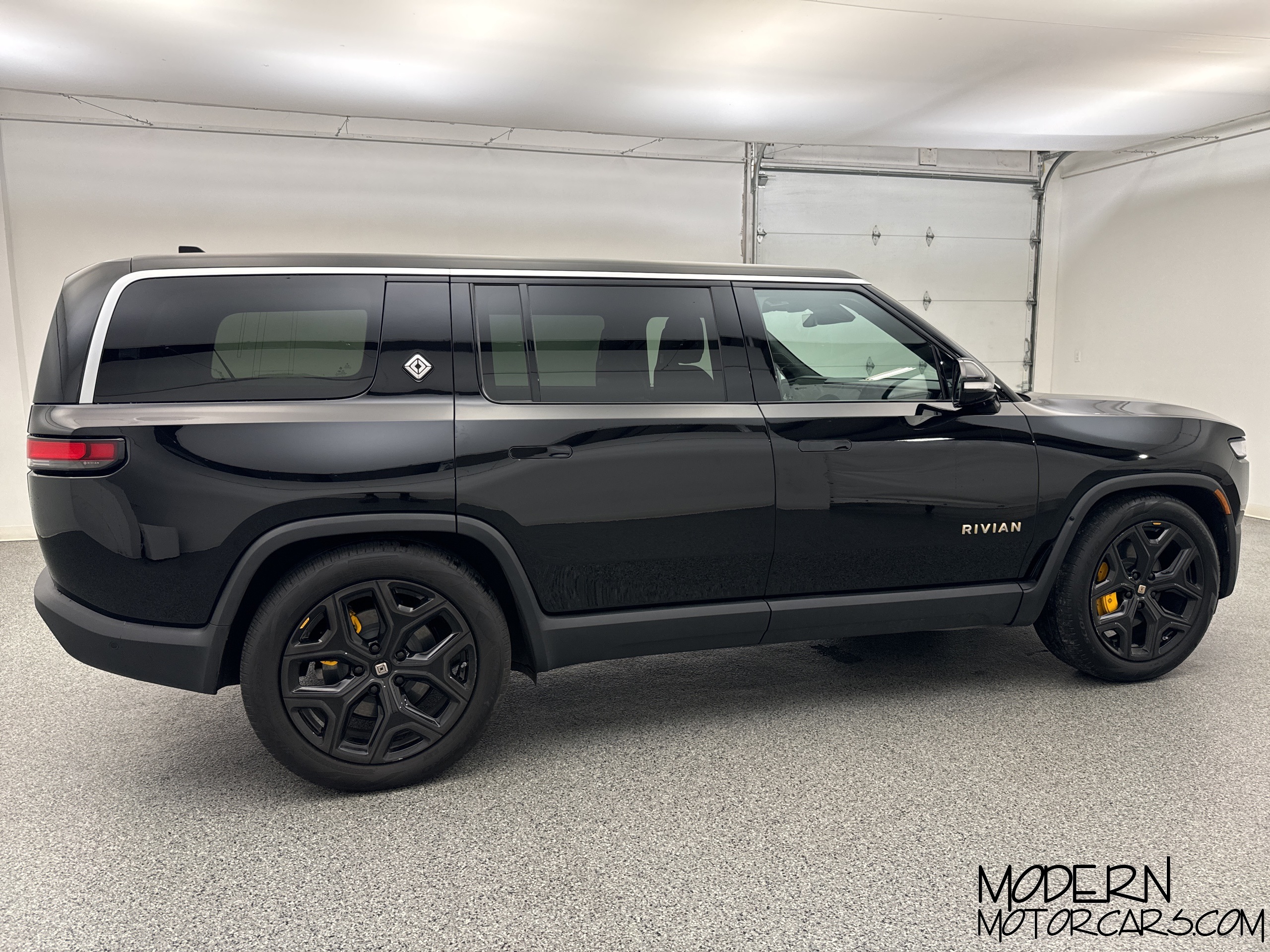 2023 Rivian R1S Launch Edition 6