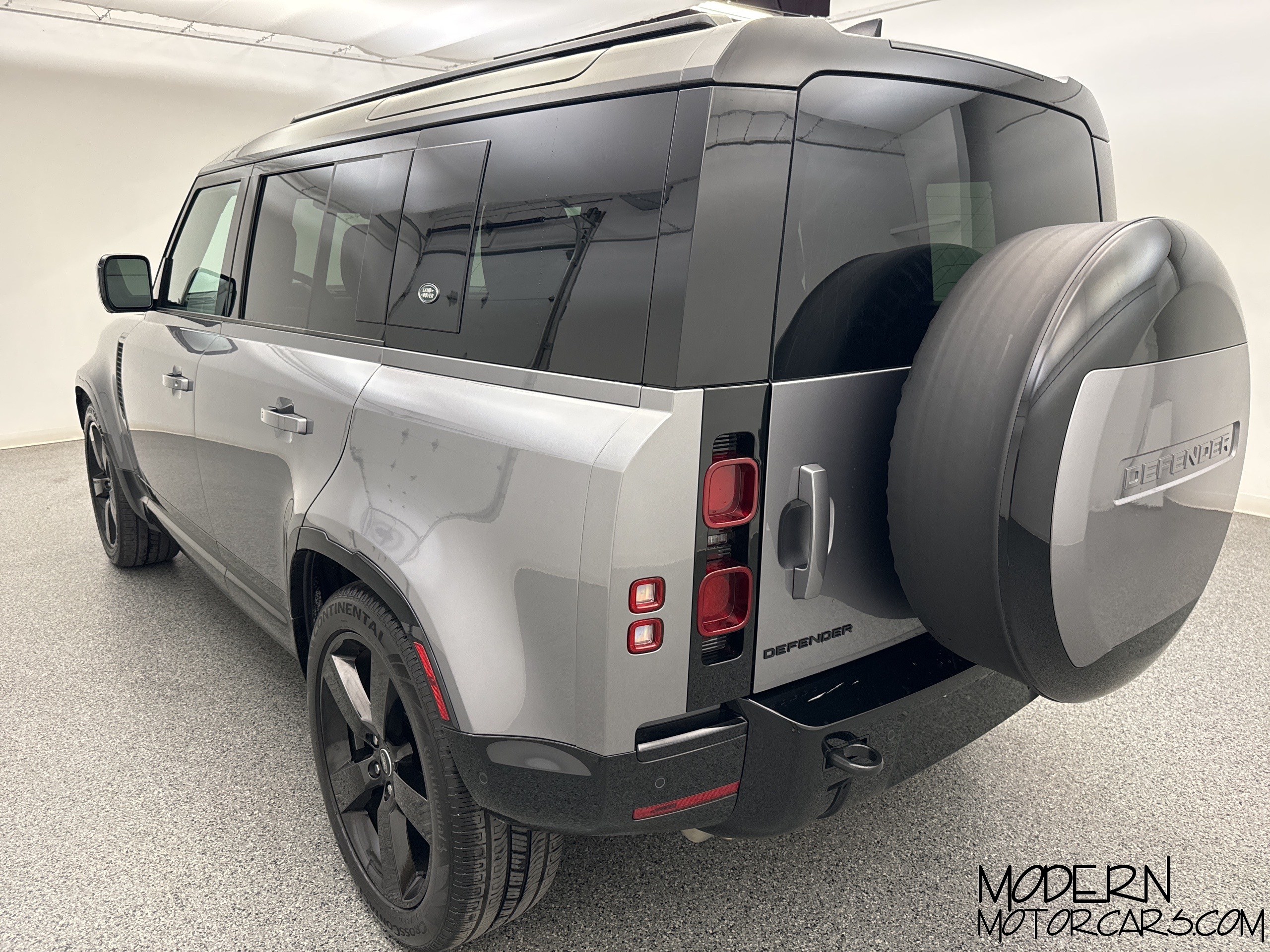 2024 Land Rover Defender 110 X-Dynamic SE 3