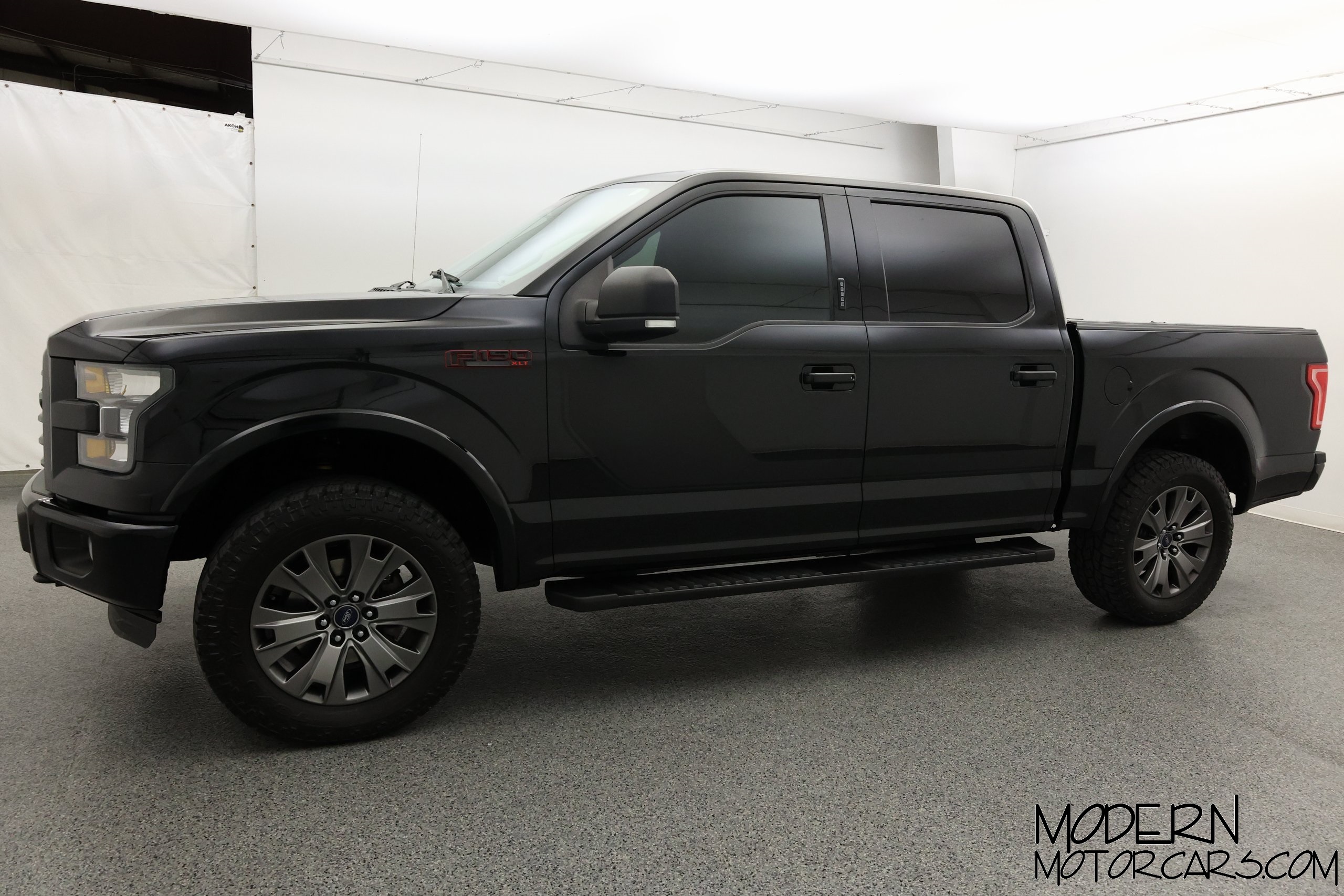 2016 Ford F-150 XLT 2