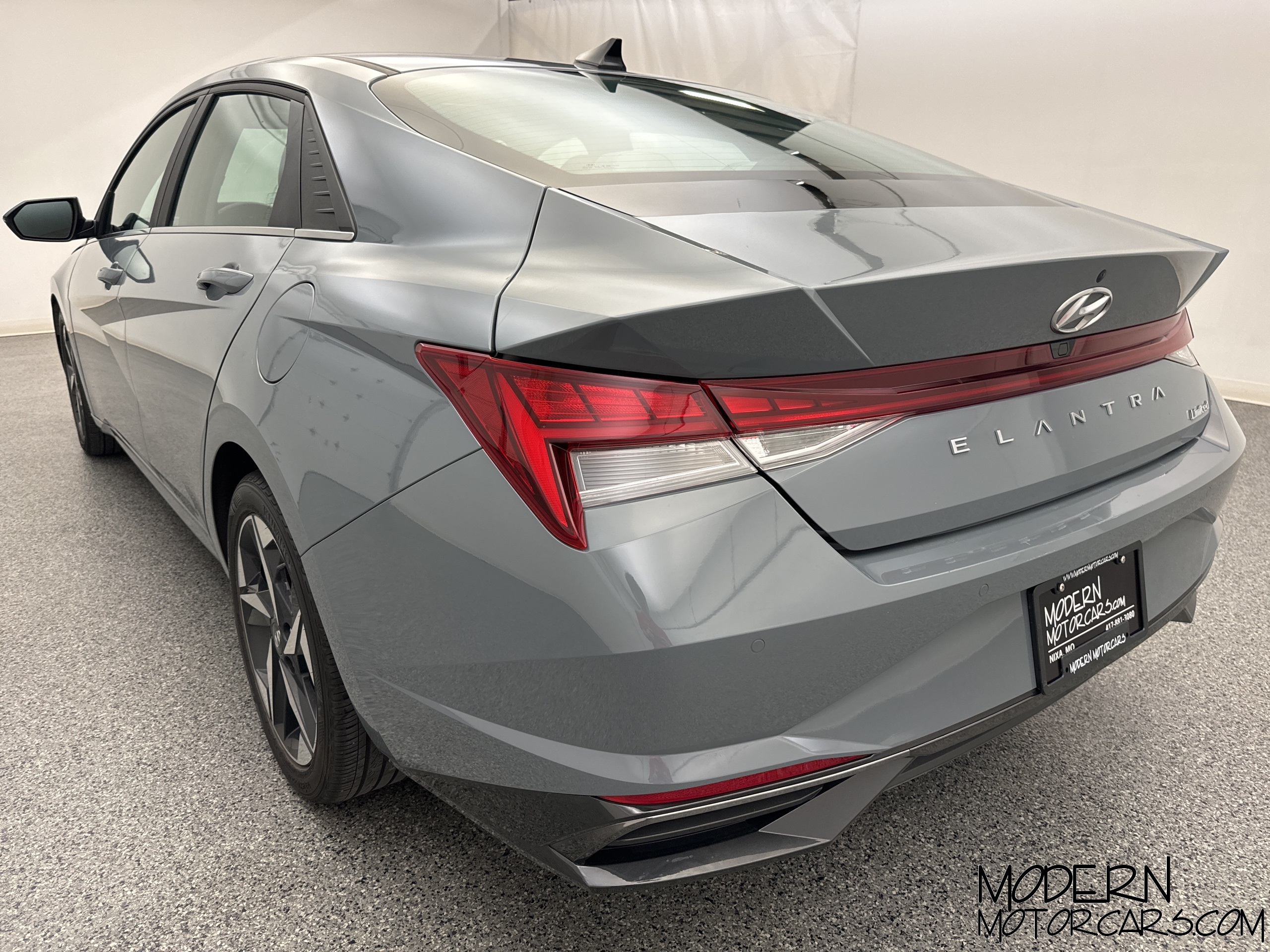 2023 Hyundai Elantra Limited 3