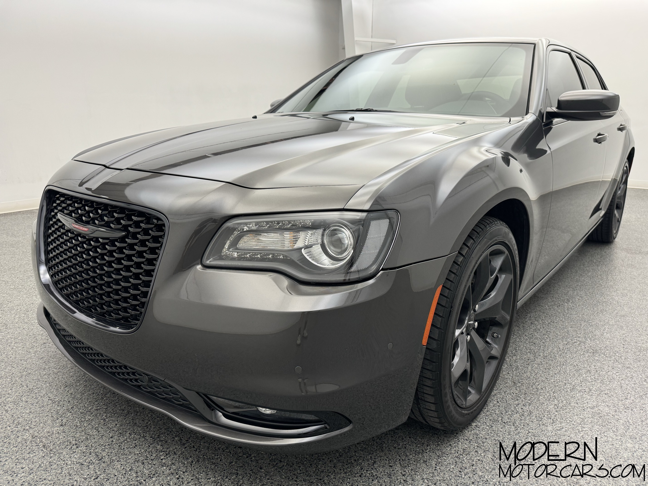 2023 Chrysler 300 S 1