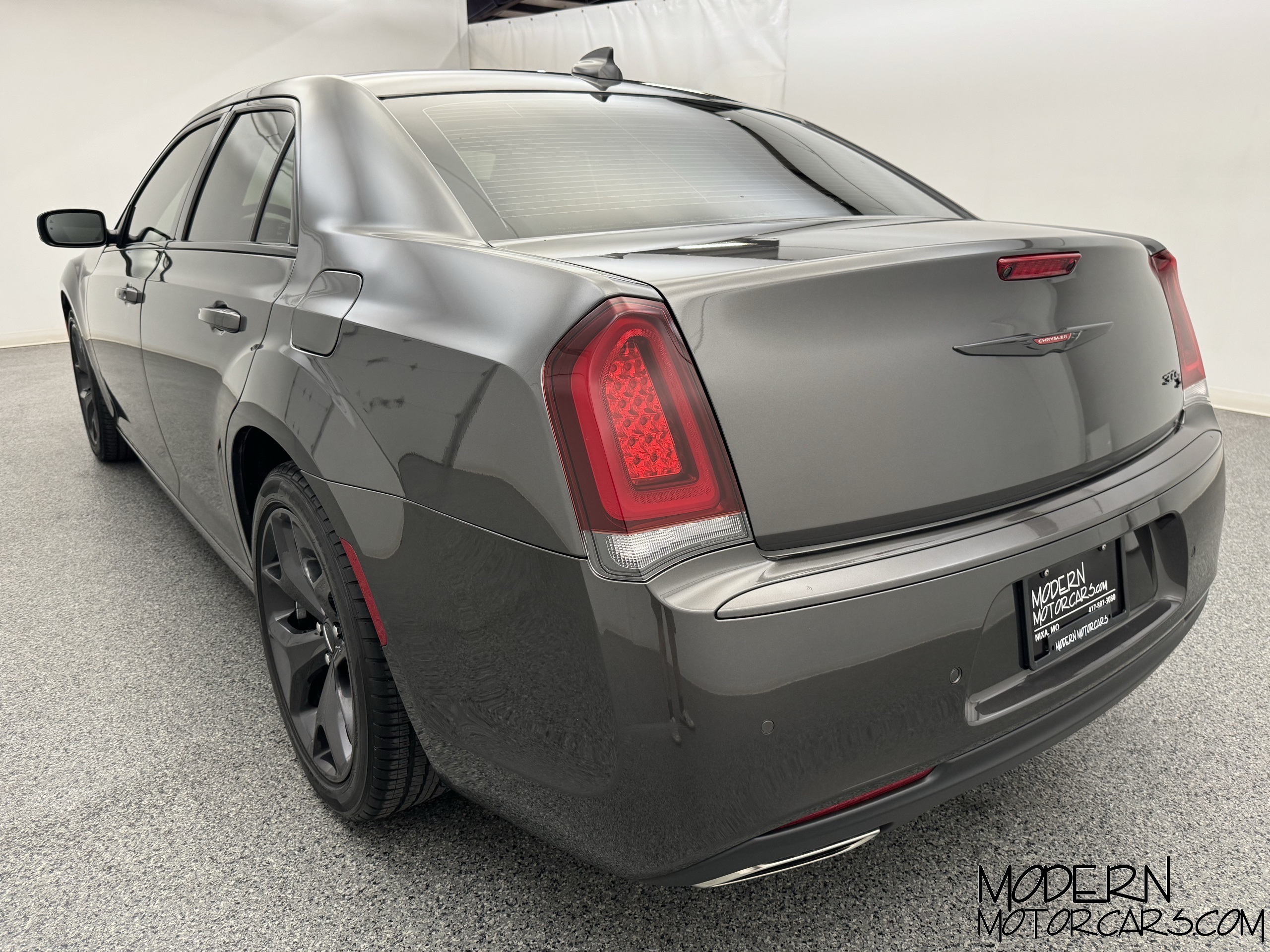 2023 Chrysler 300 S 3