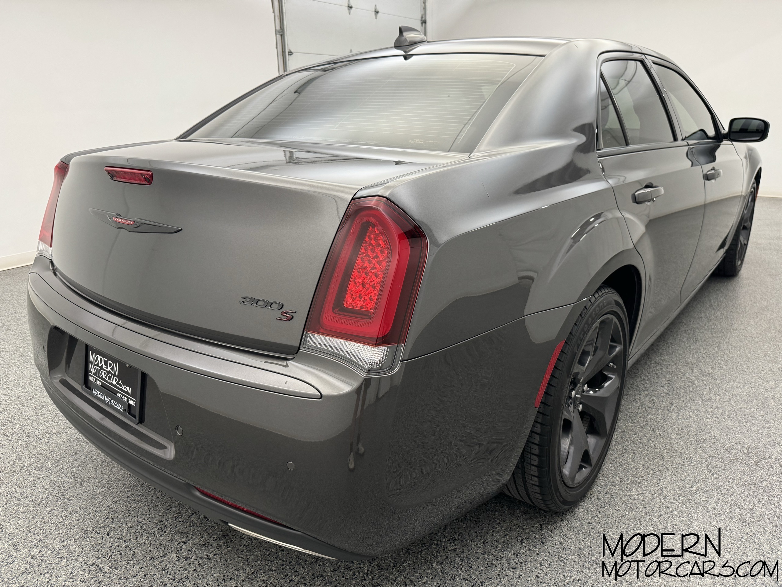 2023 Chrysler 300 S 5