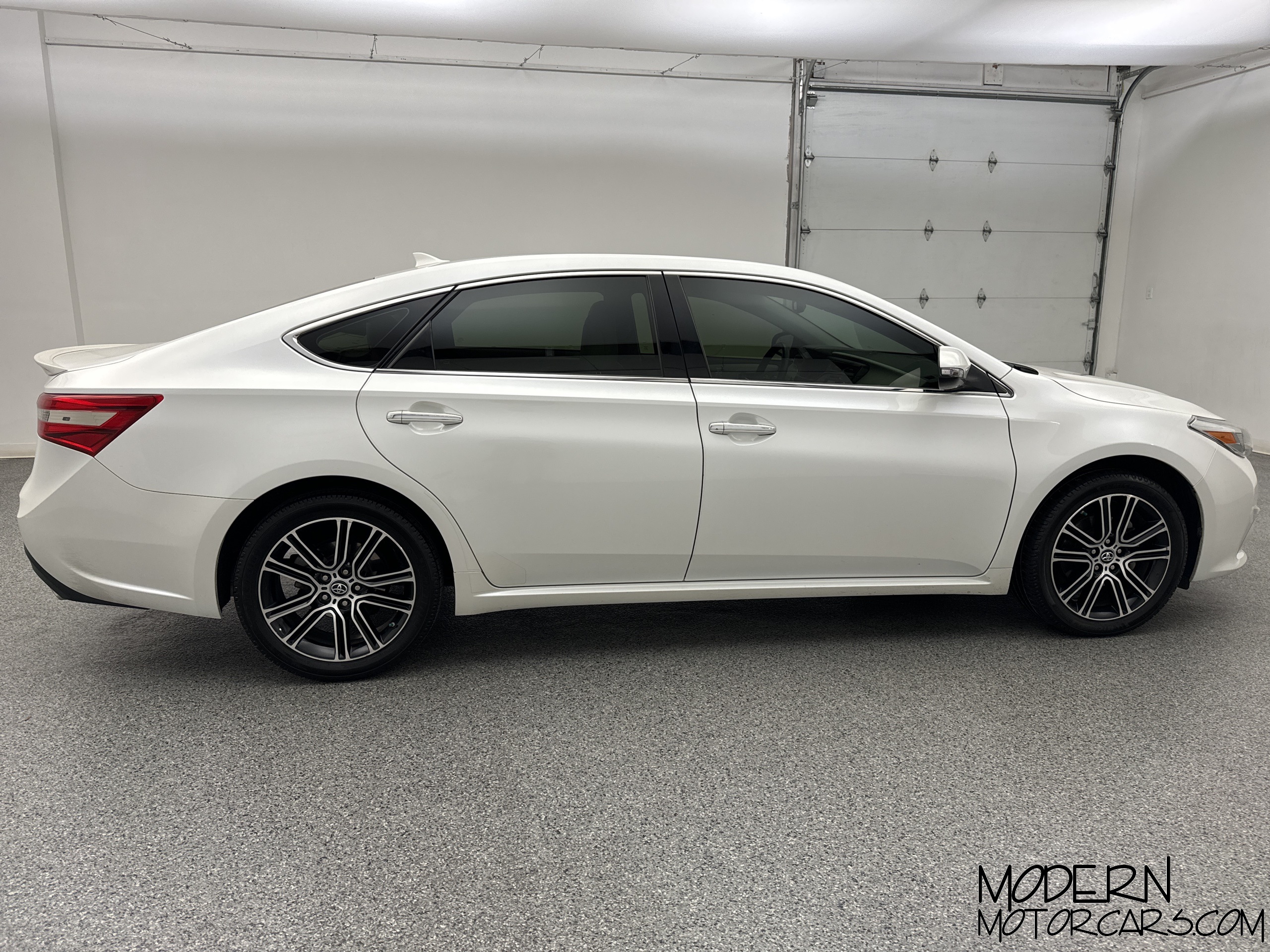 2016 Toyota Avalon Limited 6