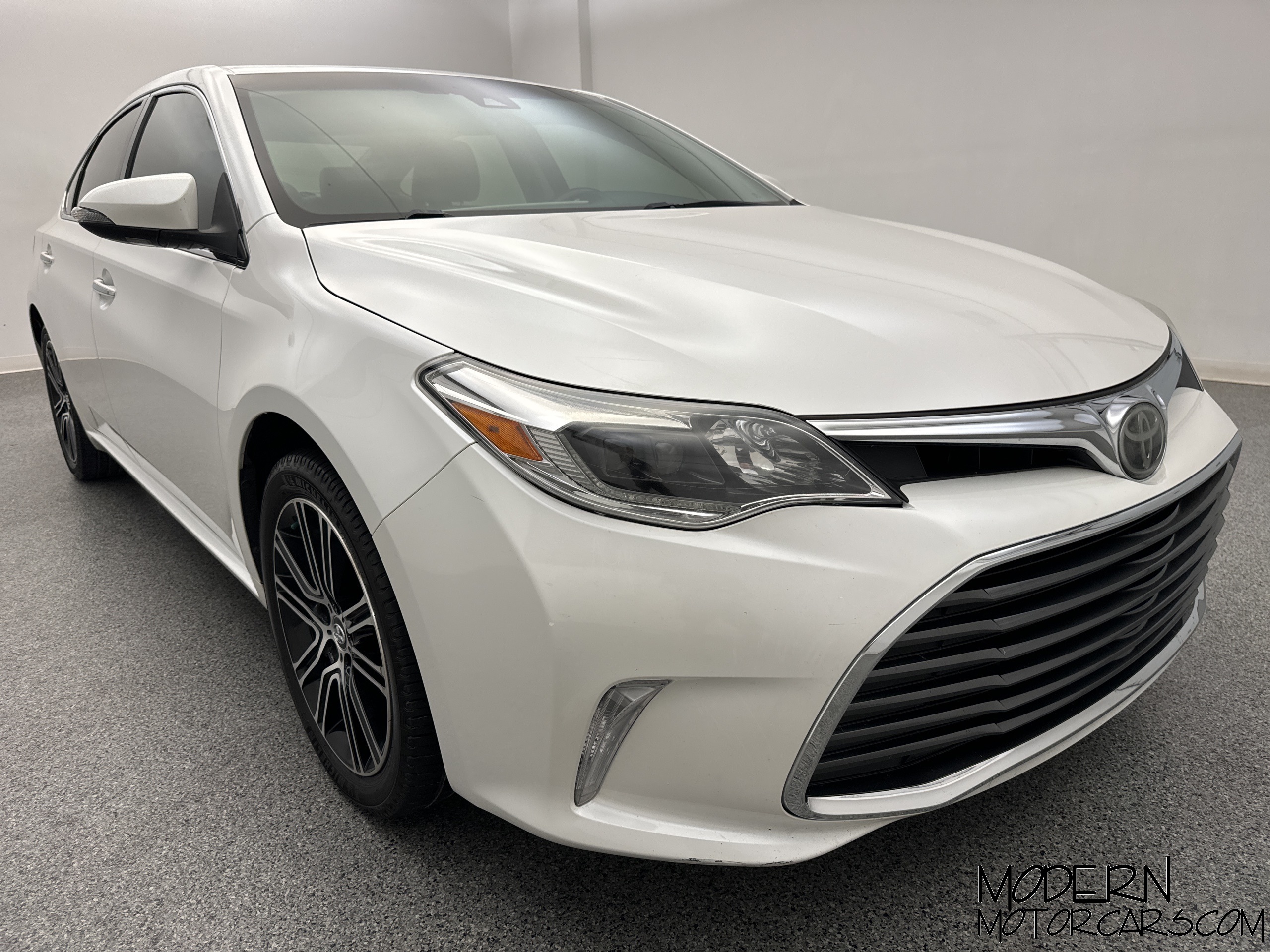 2016 Toyota Avalon Limited 7