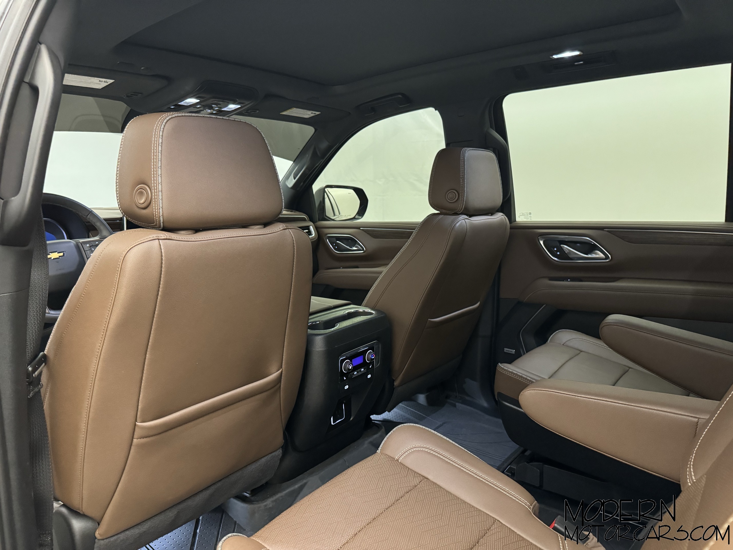 2024 Chevrolet Suburban High Country 12