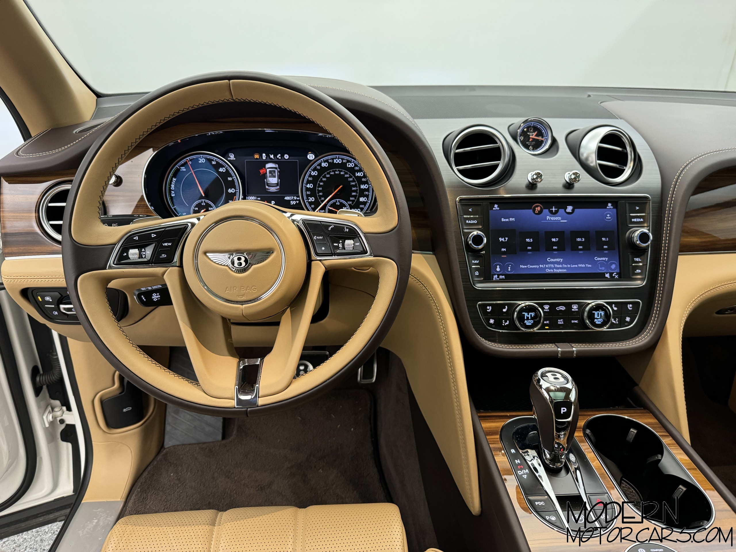 2020 Bentley Bentayga Hybrid Base 15