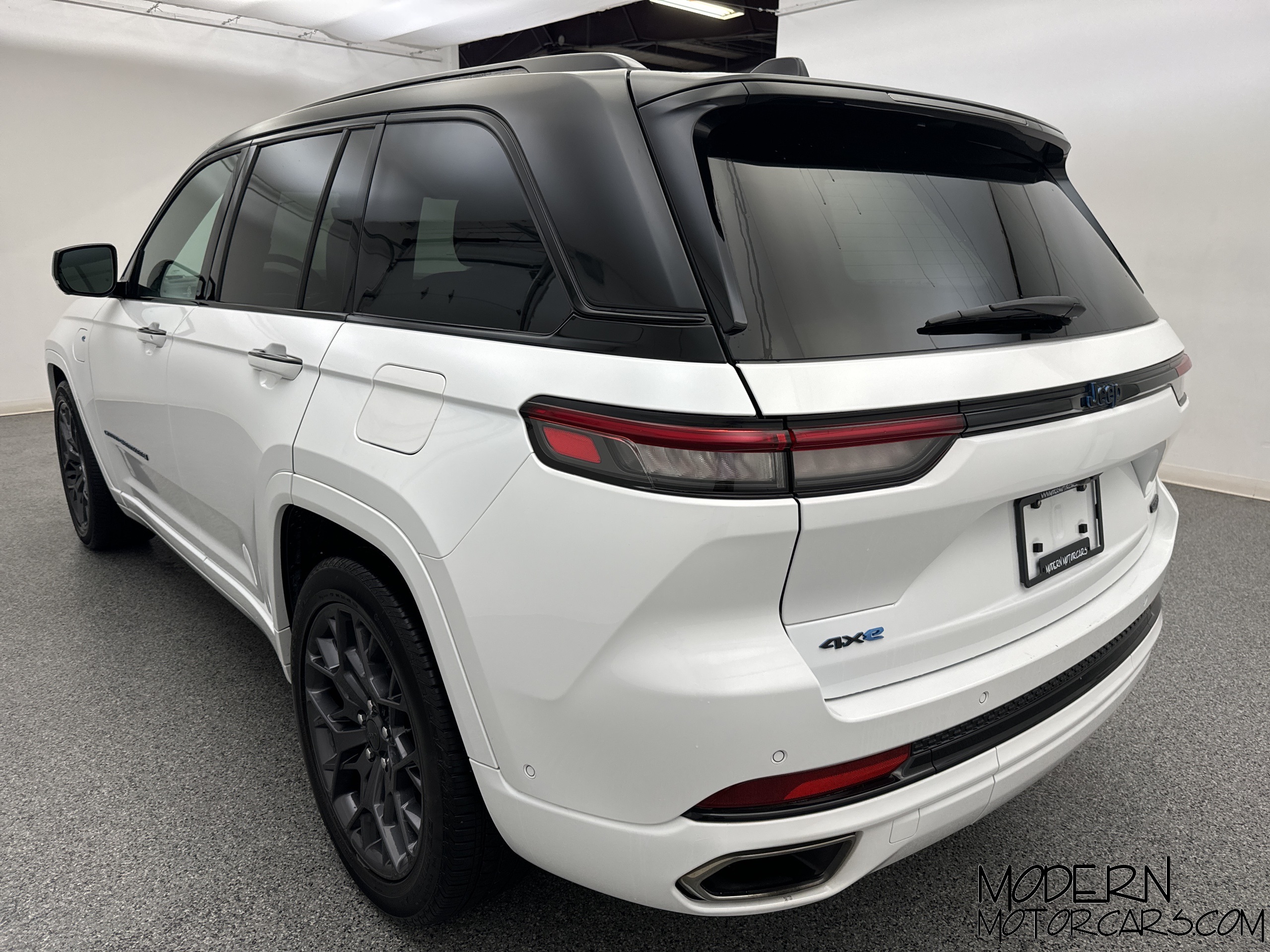 2023 Jeep Grand Cherokee Summit 4xe 3