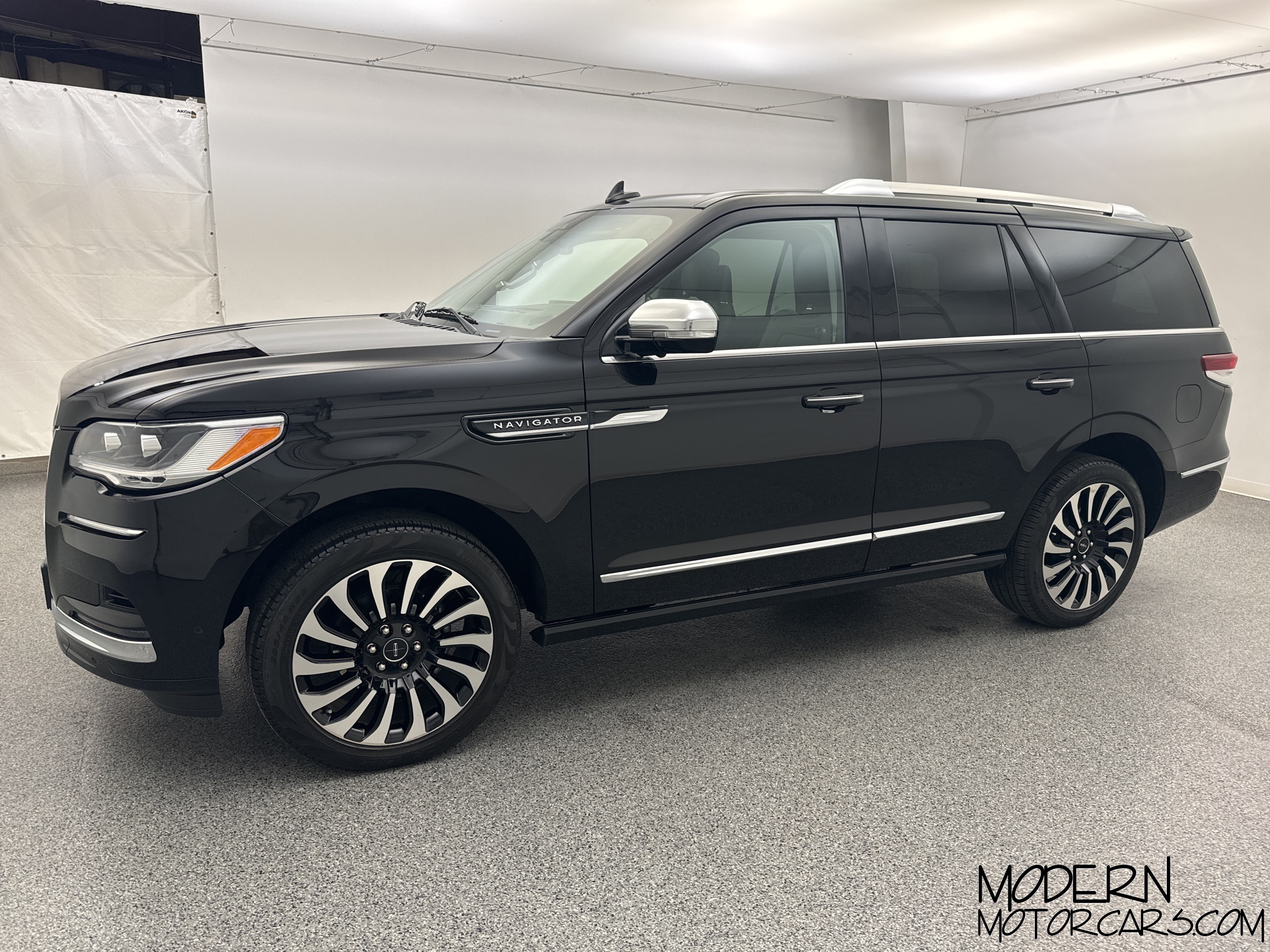 2022 Lincoln Navigator Black Label 2