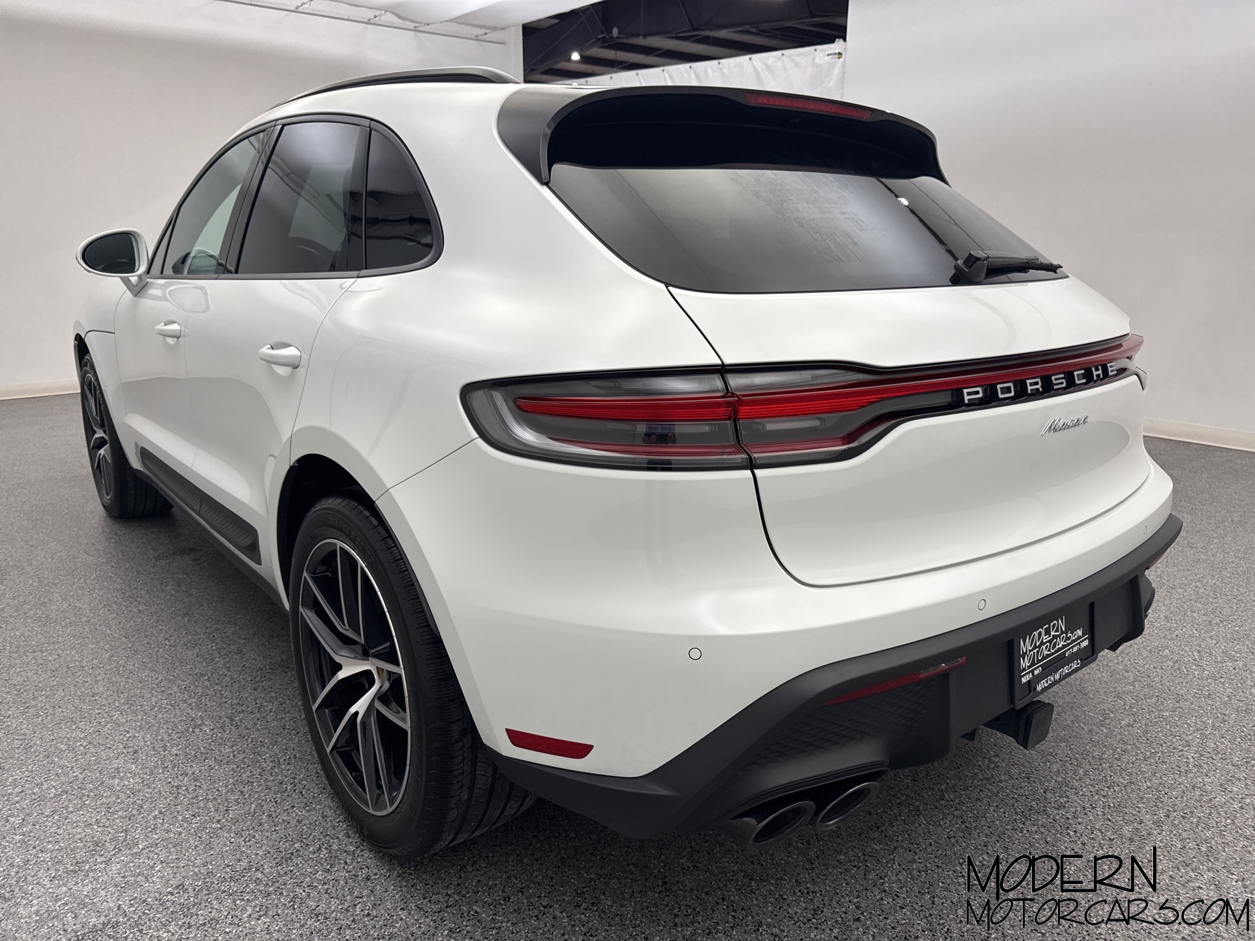 2024 Porsche Macan Base 3