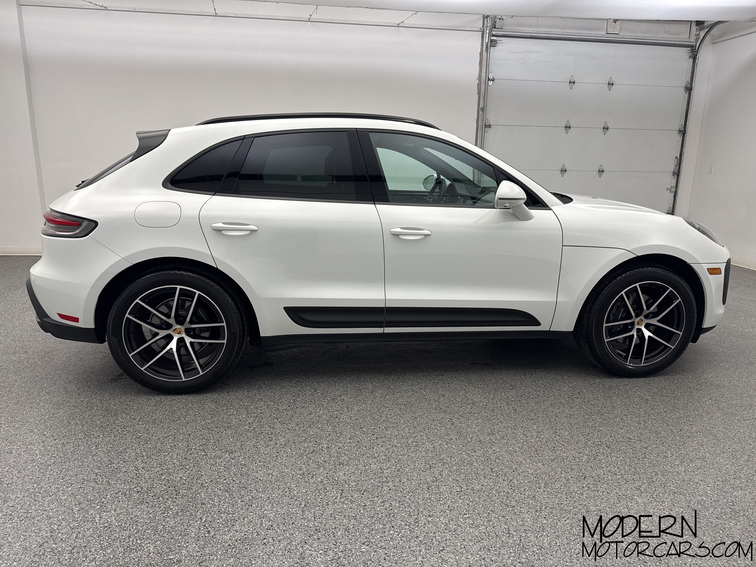 2024 Porsche Macan Base 6