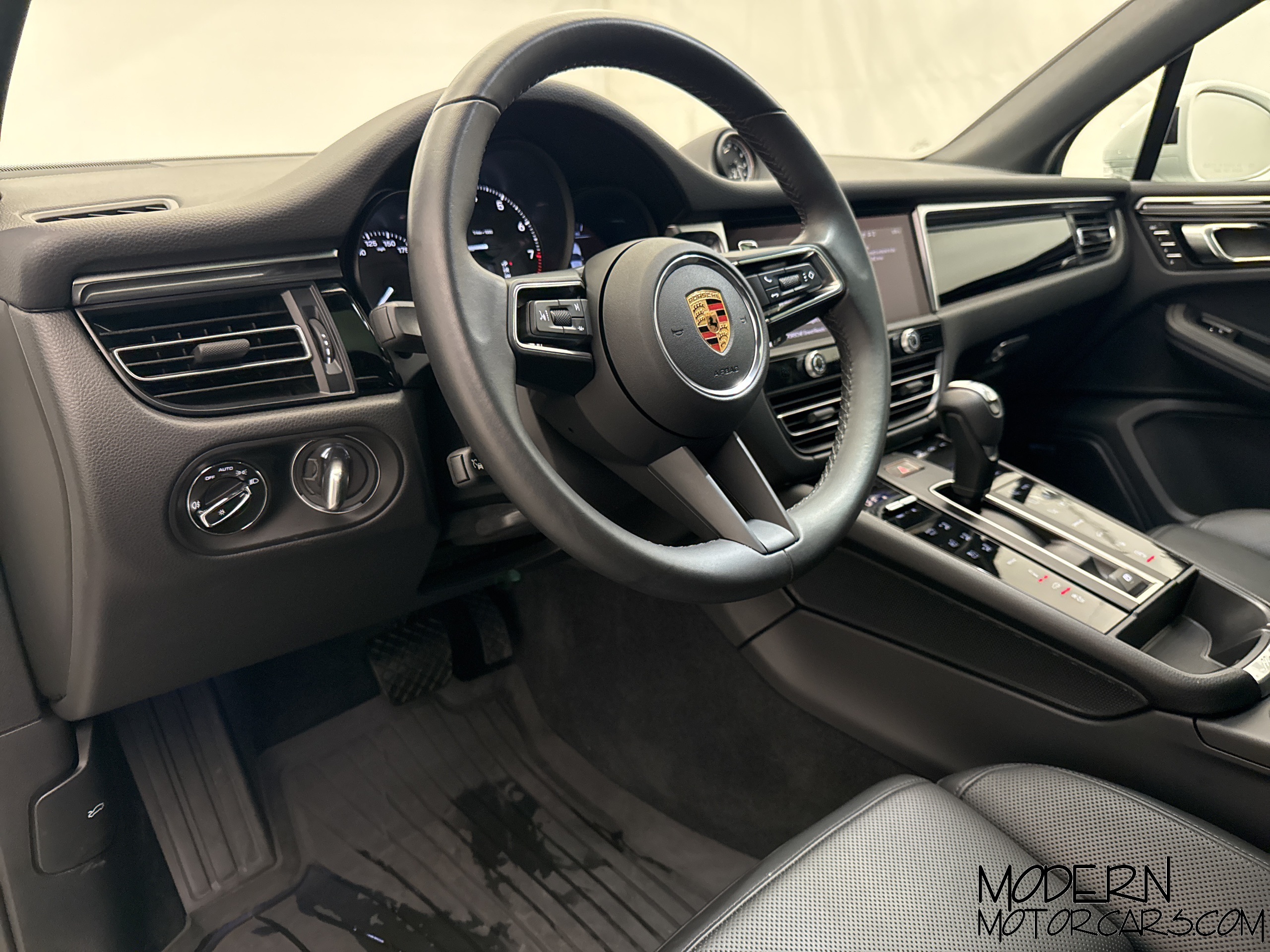 2024 Porsche Macan Base 14