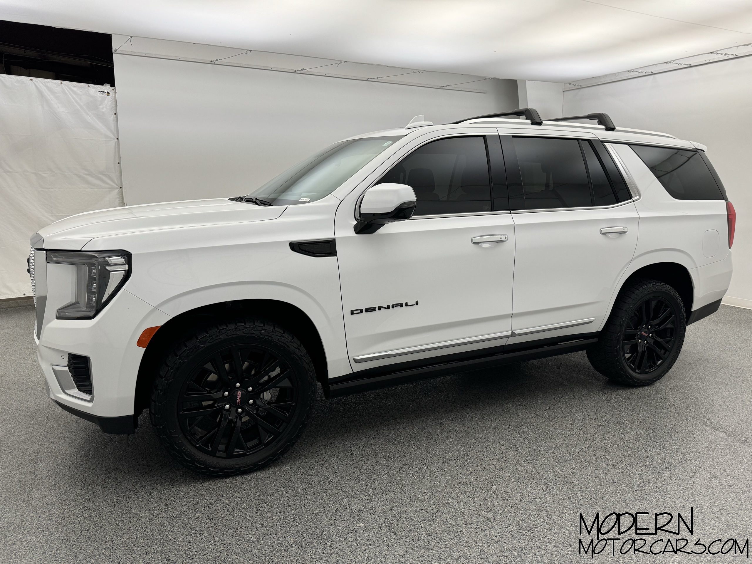 2023 GMC Yukon Denali 2