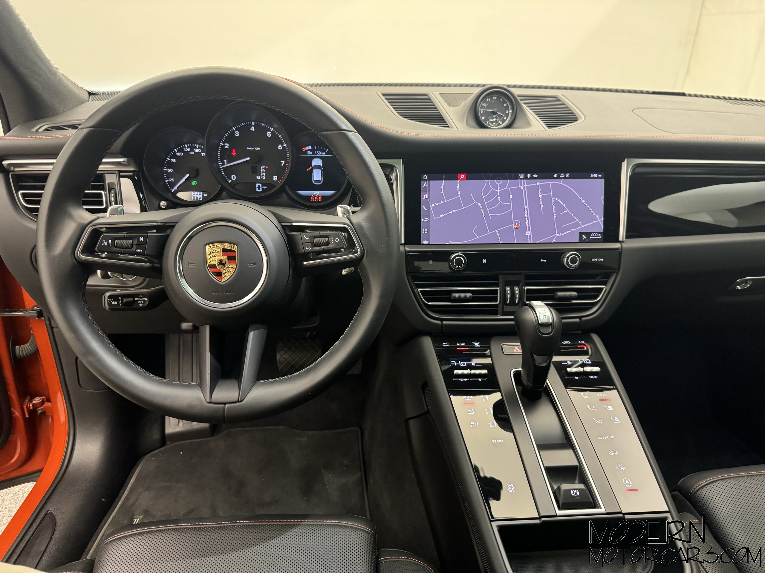 2023 Porsche Macan Base 15