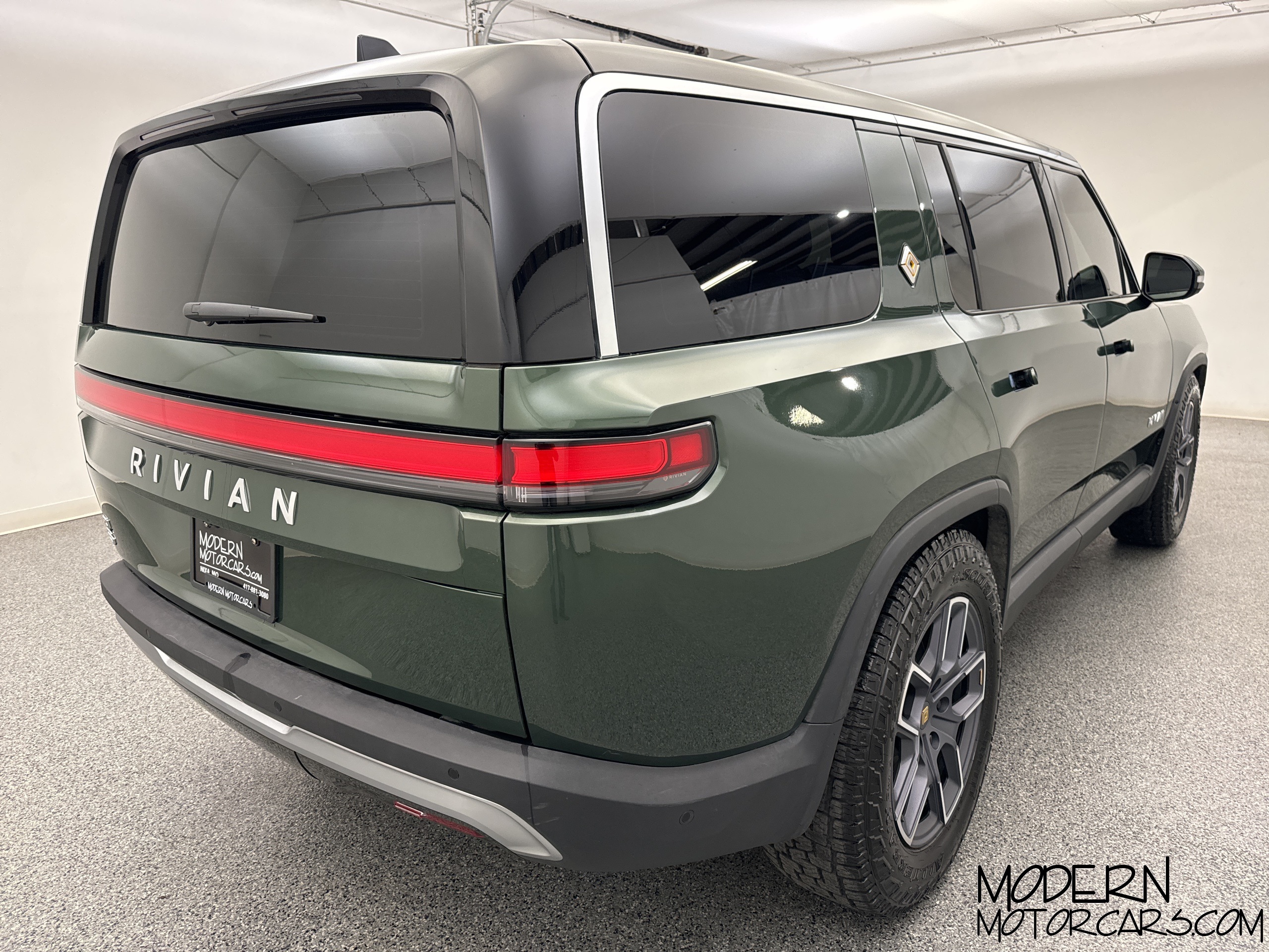 2024 Rivian R1S Adventure 5