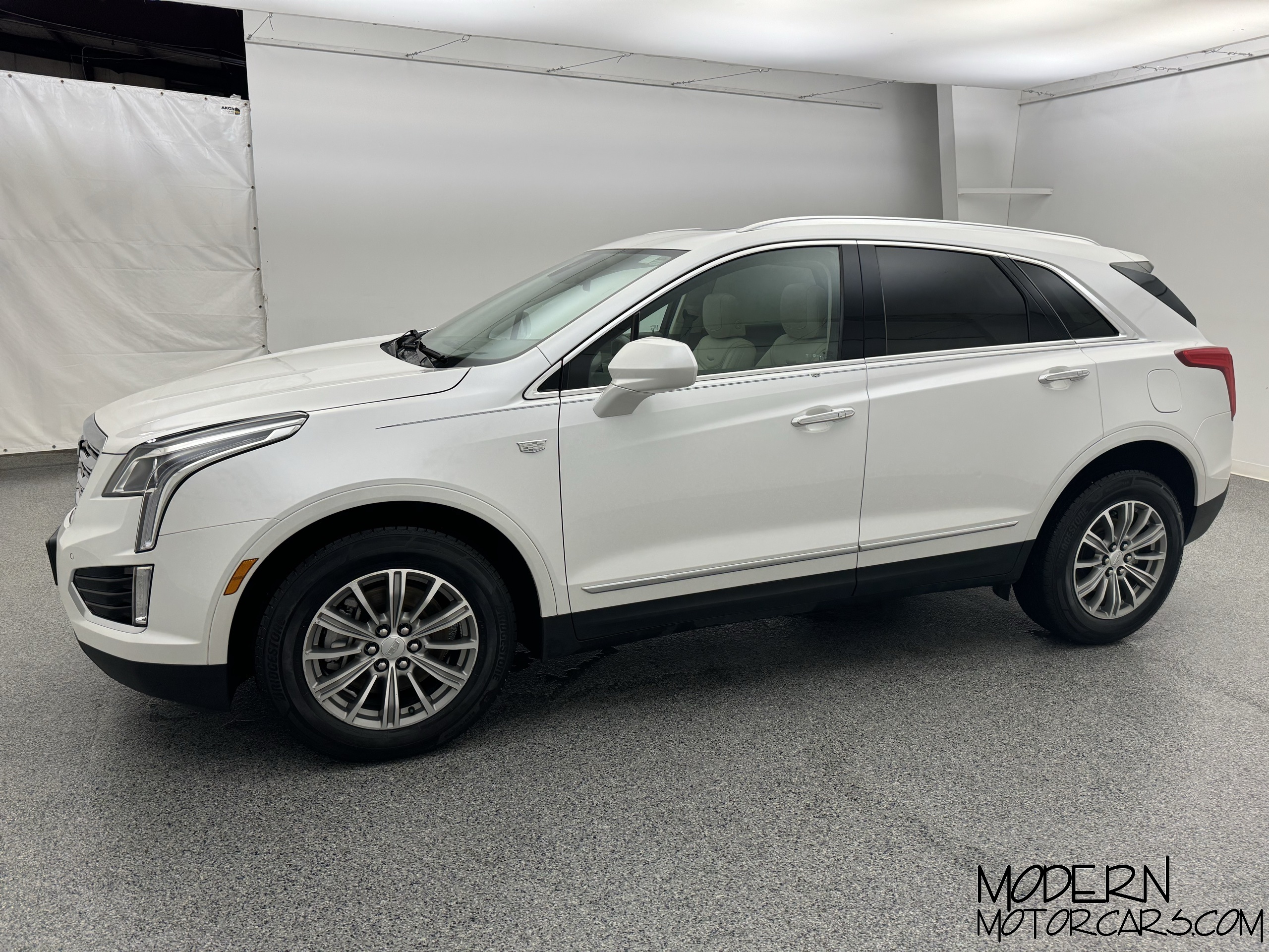 2017 Cadillac XT5 Luxury 2