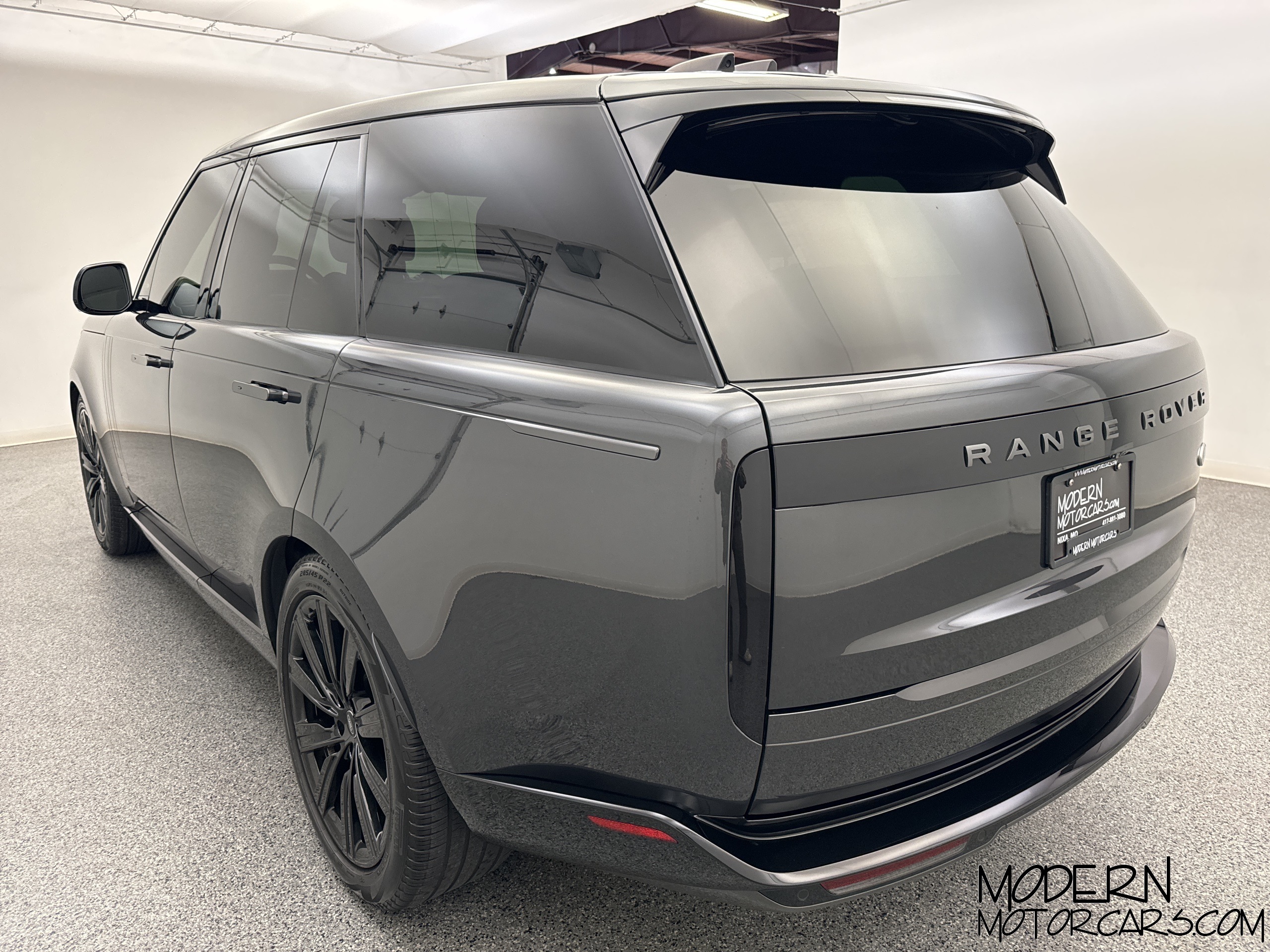 2023 Land Rover Range Rover SE 3