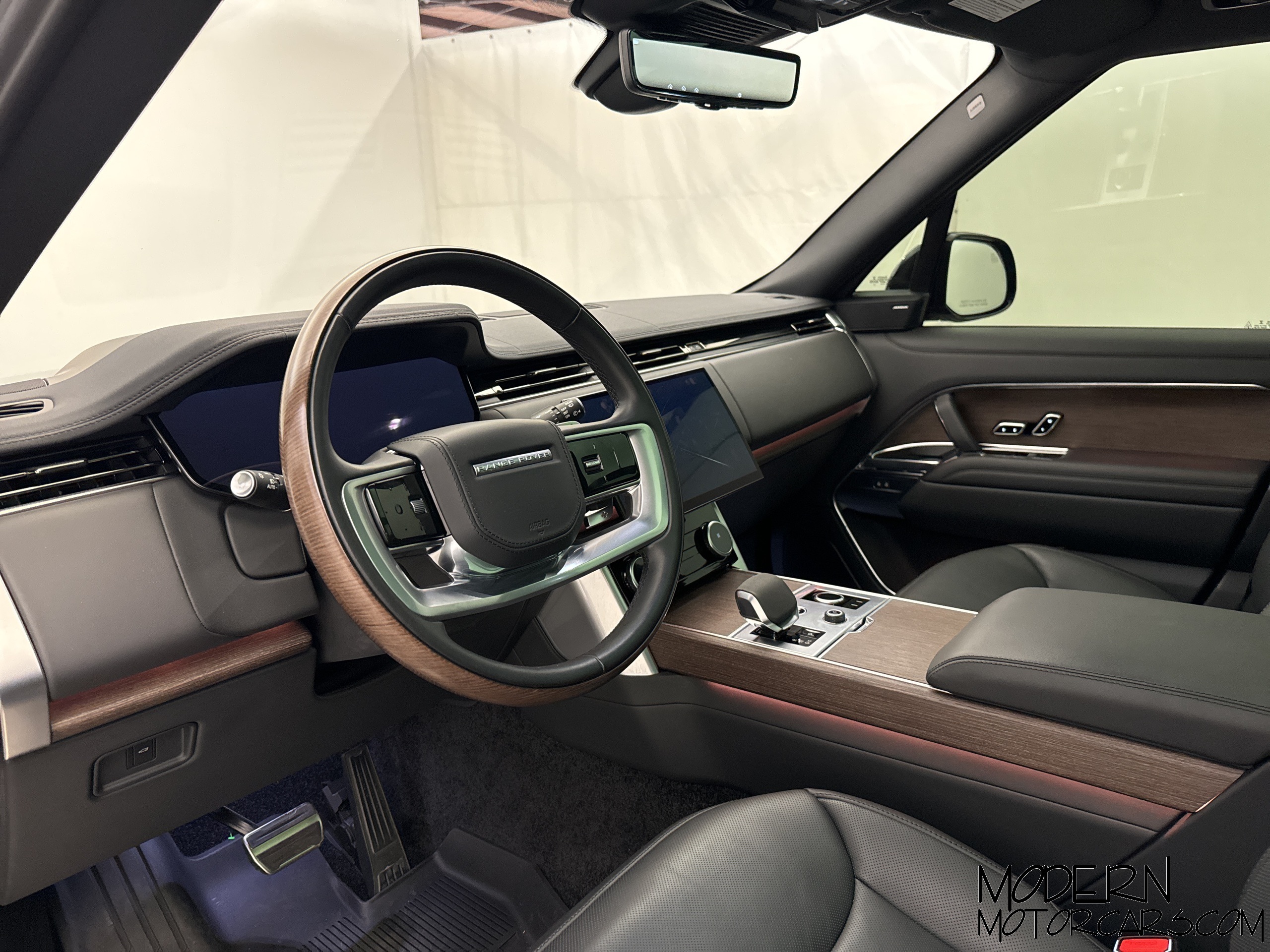 2023 Land Rover Range Rover SE 9