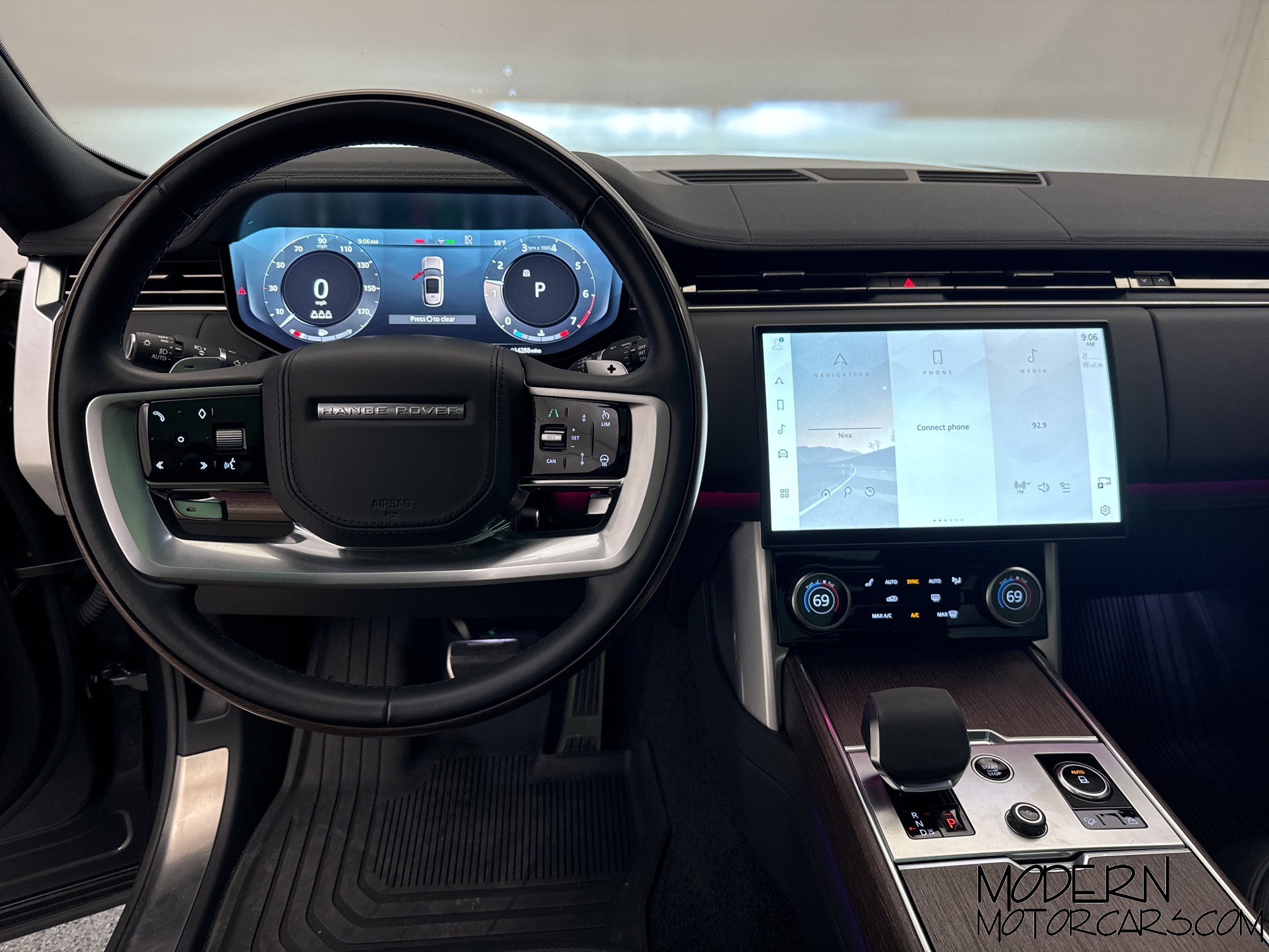 2023 Land Rover Range Rover SE 15