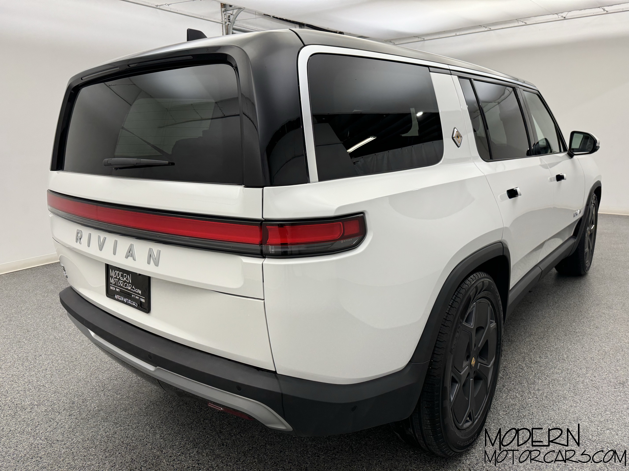 2023 Rivian R1S Adventure 5