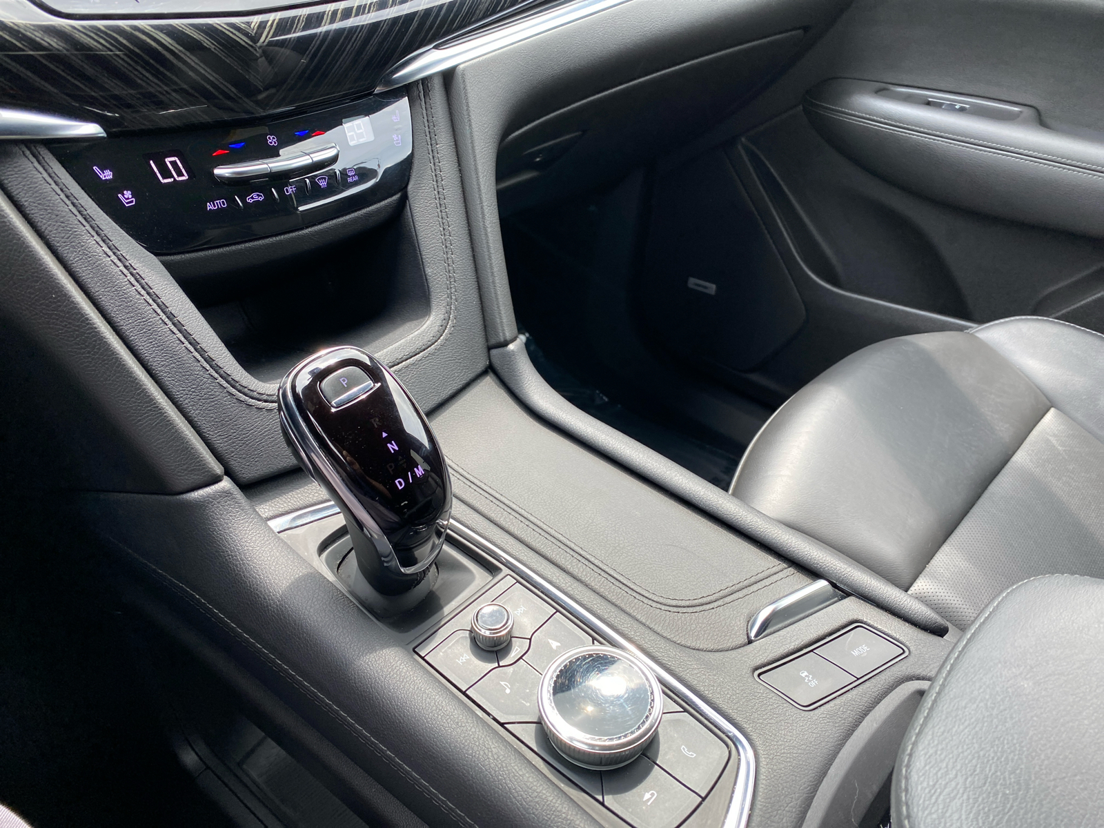 2023 Cadillac XT6 AWD Premium Luxury 24