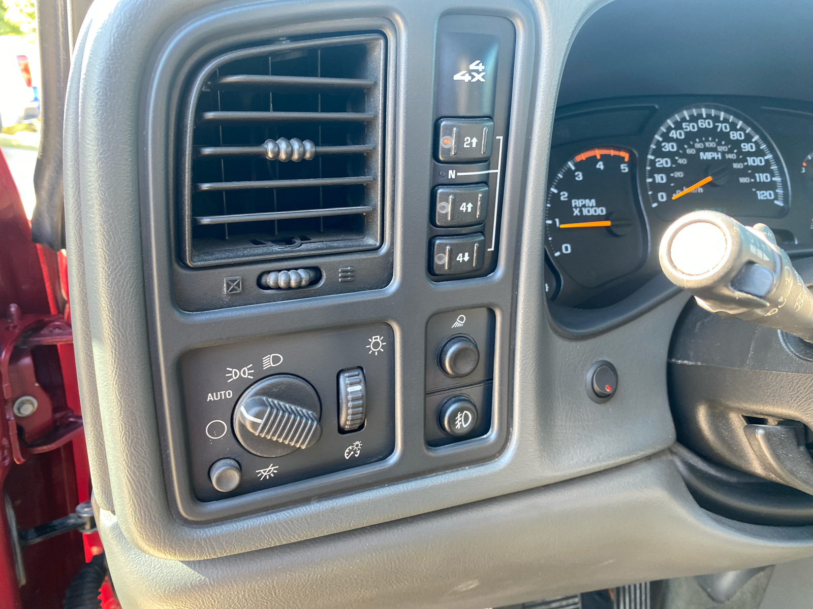 2005 Chevrolet Silverado 2500HD LT Crew Cab 153 WB 4WD 15