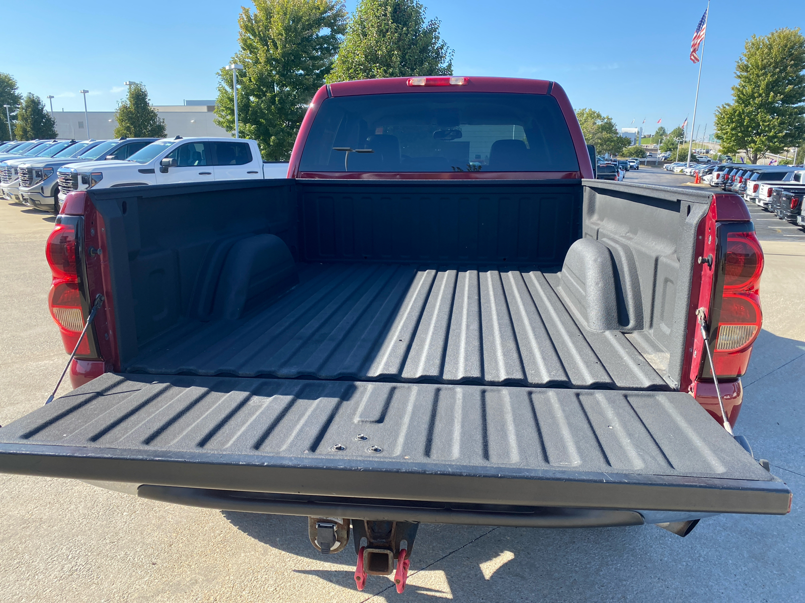 2005 Chevrolet Silverado 2500HD LT Crew Cab 153 WB 4WD 33