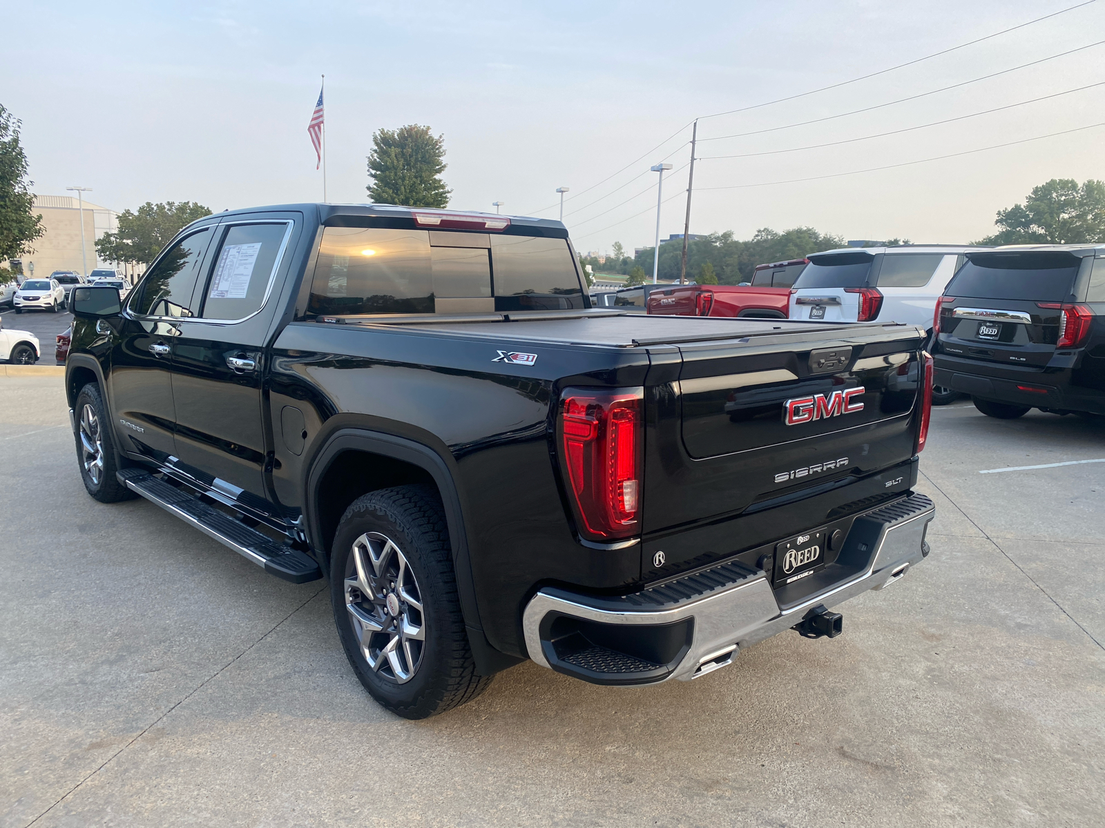 2022 GMC Sierra 1500 SLT 4WD Crew Cab 147 8