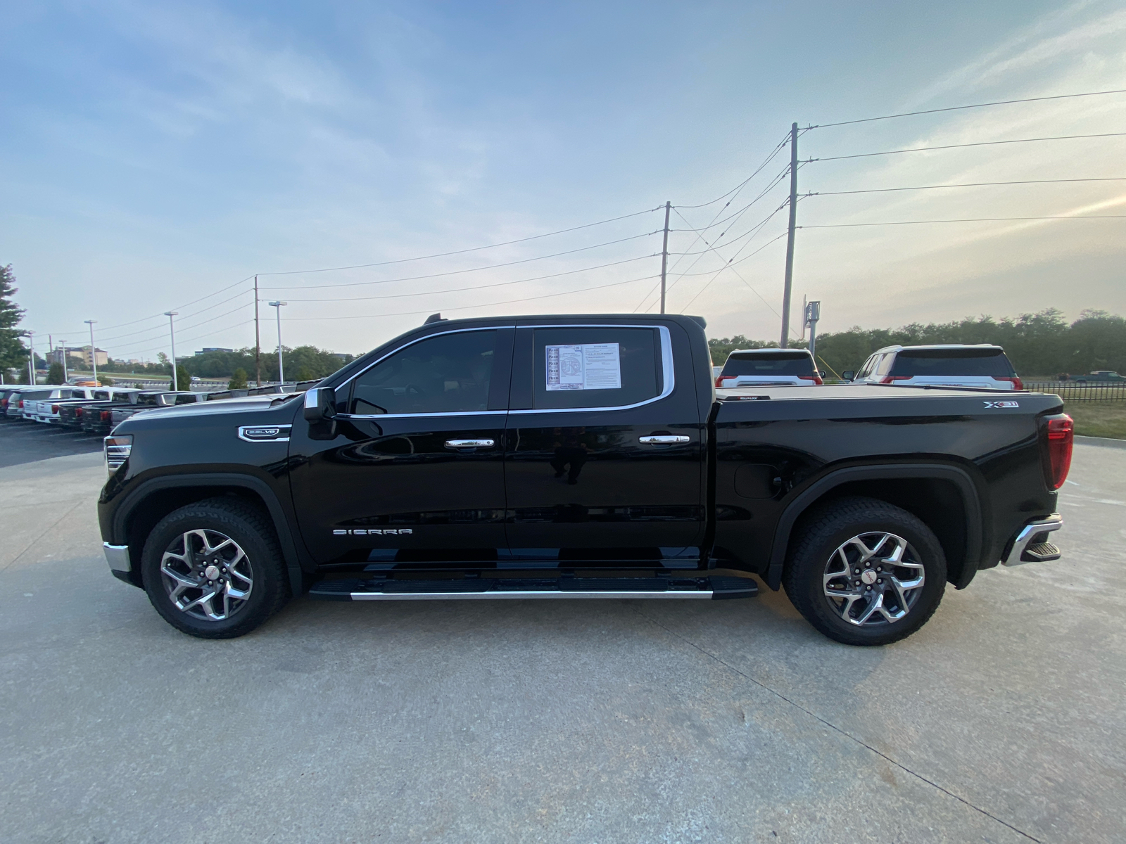 2022 GMC Sierra 1500 SLT 4WD Crew Cab 147 9