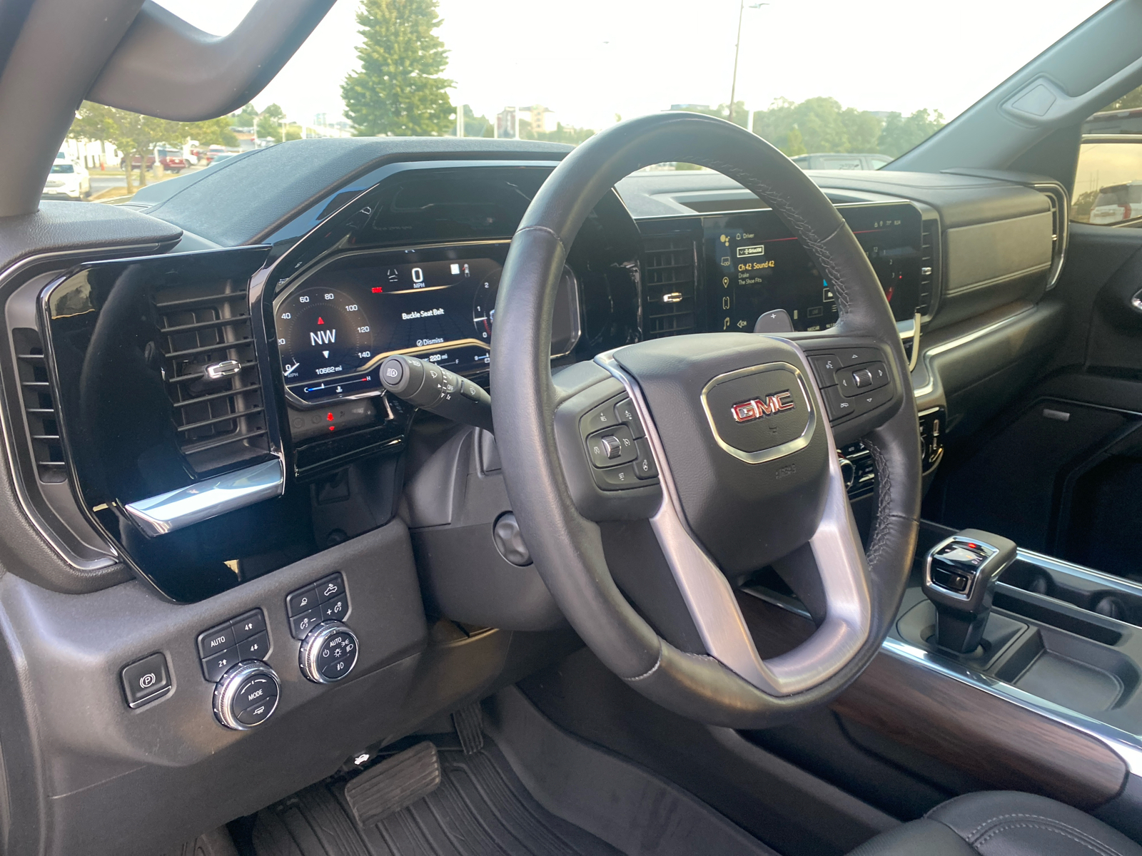 2022 GMC Sierra 1500 SLT 4WD Crew Cab 147 14