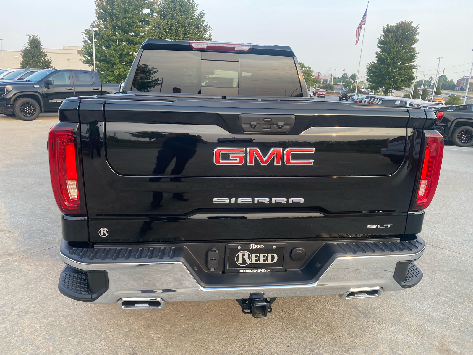 2022 GMC Sierra 1500 SLT 4WD Crew Cab 147 35