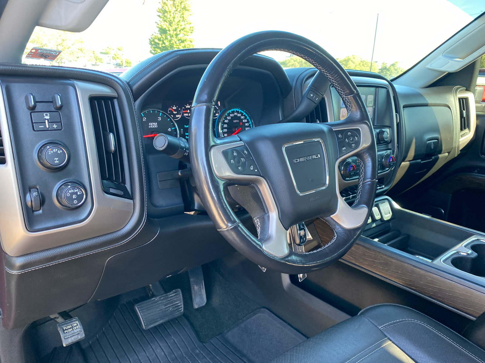 2018 GMC Sierra 2500HD Denali 4WD Crew Cab 153.7 14